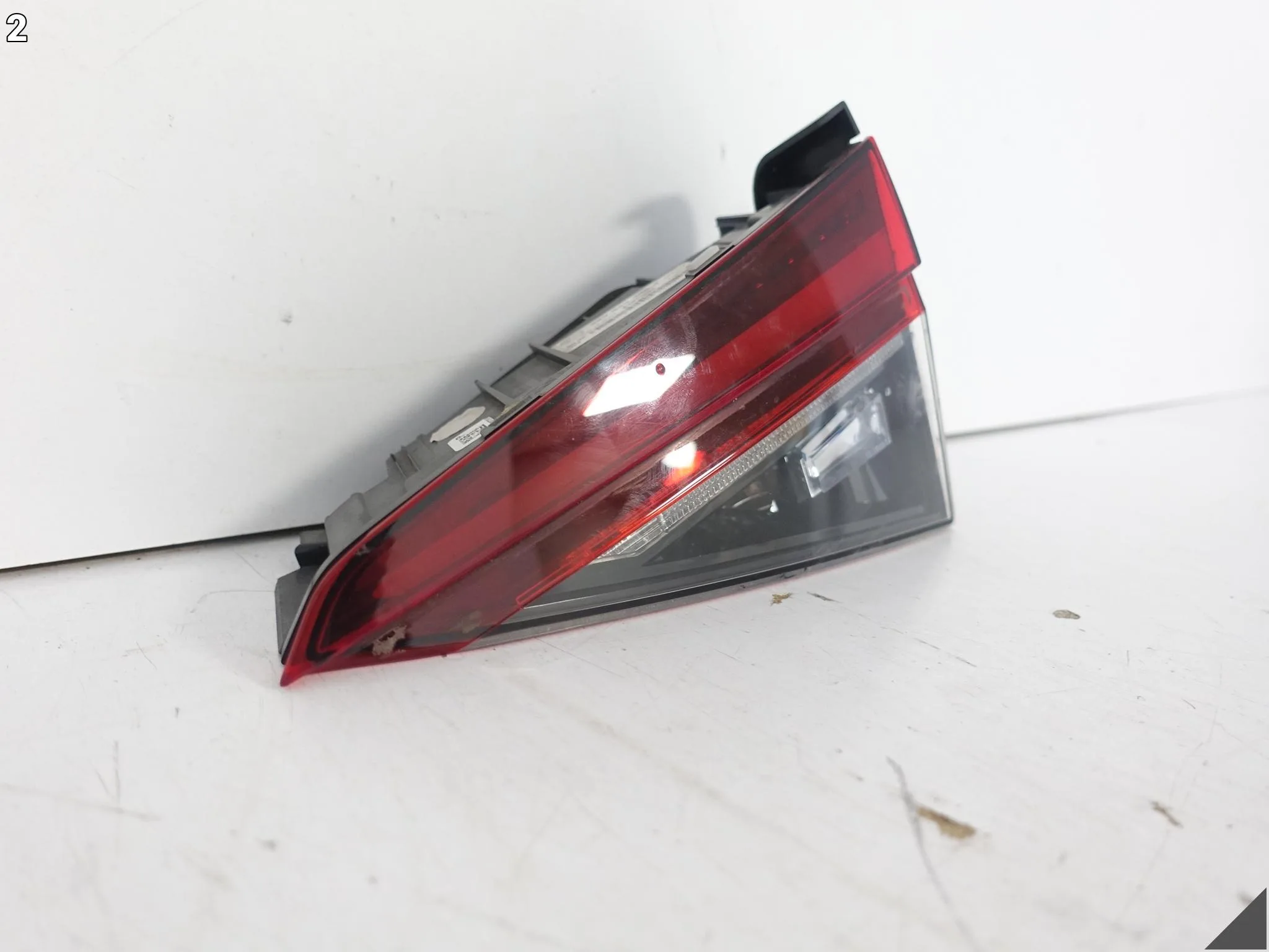 SKODA SUPERB III 3 KOMBI 3V9 LIFT 19-24 LAMPA LED KLAPA BAGAŻNIKA PRAWA TYŁ a8c67605e6227aaa84513002872b2d03
