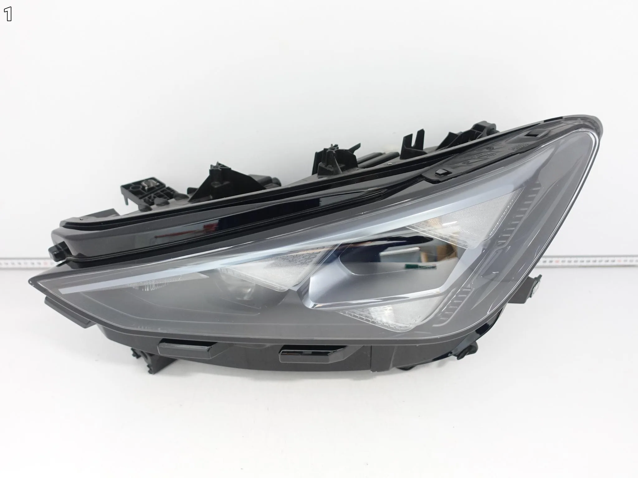 CUPRA TAVASCAN 11H 24- LAMPA FULL LED LEWA PRZÓD EUROPA IDEALNA c78ebda525a0d53a9e9eda4fc17770c4
