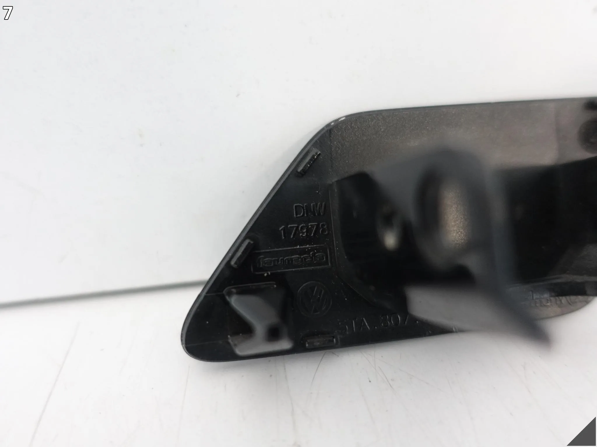 VW TOURAN II 5TA 15- ZAŚLEPKA SPRYSKIWACZA LAMPY PRZÓD PRAWA 5TA807938 1b04bf1df2428bf65bd372d817df65ae