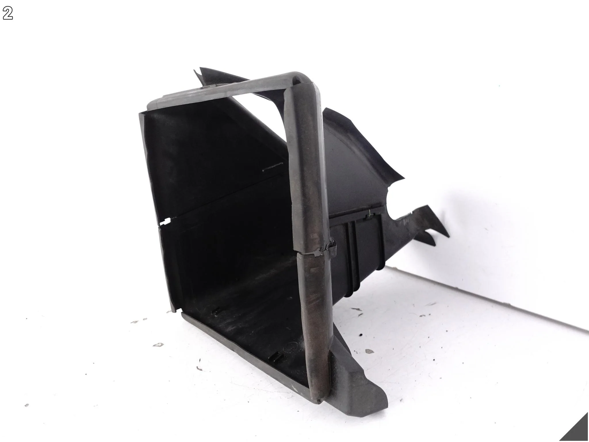 BMW 1 F40 19-24 KIEROWNICA POWIETRZA OBUDOWA WLOT CHŁODNICY PRZÓD LEWA ae1ea89ef1ab35661d27b15405639425