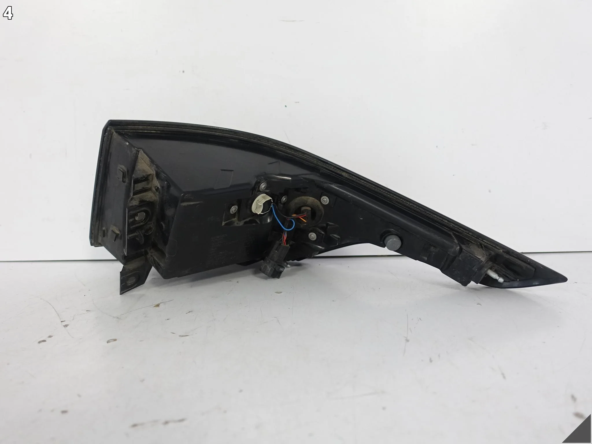RANGE ROVER SPORT II L494 13-18 LAMPA LED W BŁOTNIK TYŁ LEWA d6c69bc048c5ca857a1a4f581ad76d5c