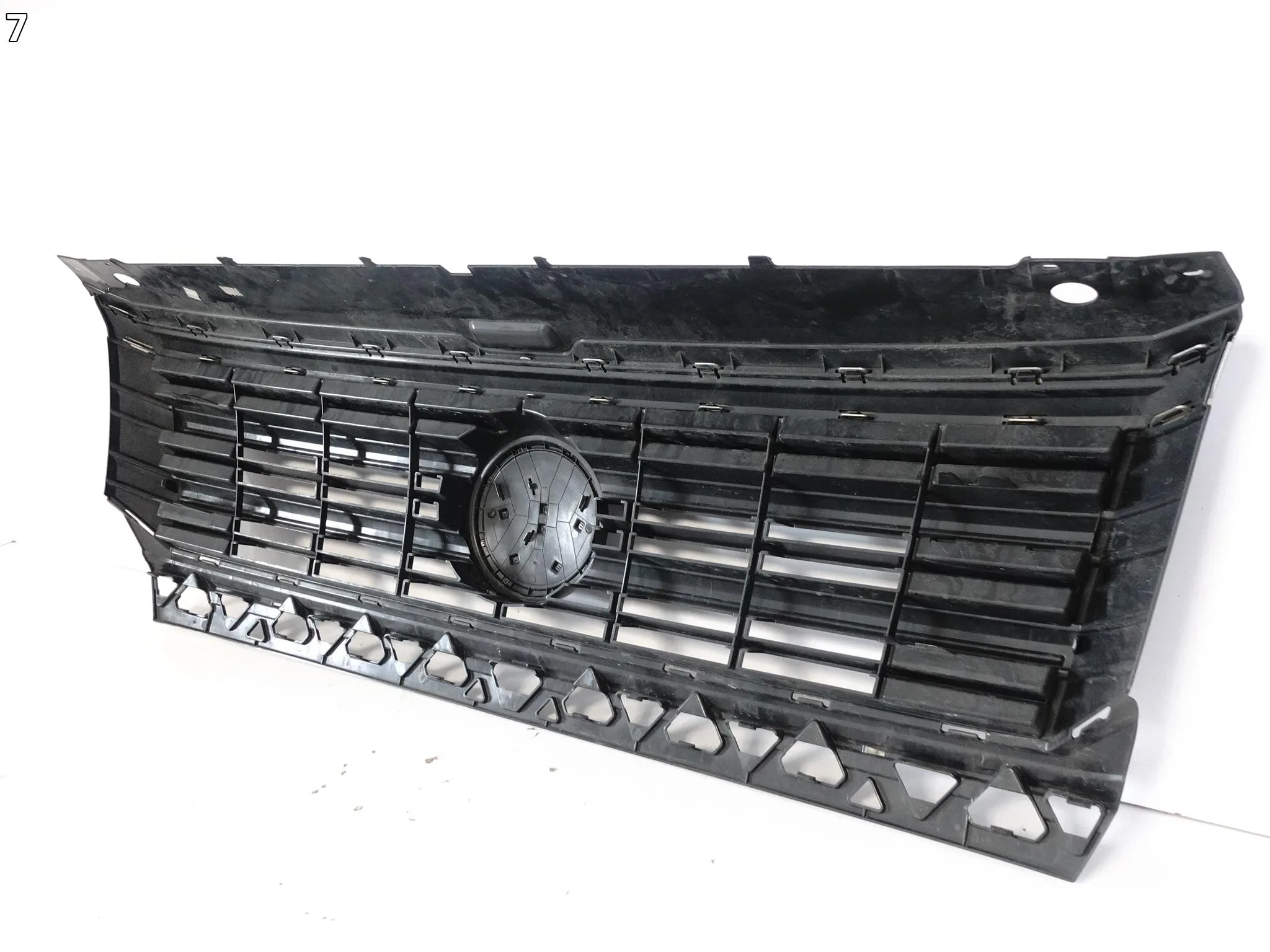 VW CRAFTER II 2 7C0 SY/SZ 17- GRILL ATRAPA ZNACZEK EMBLEMAT LISTWA CHROM 31603626b6110c423713d6794746cf89