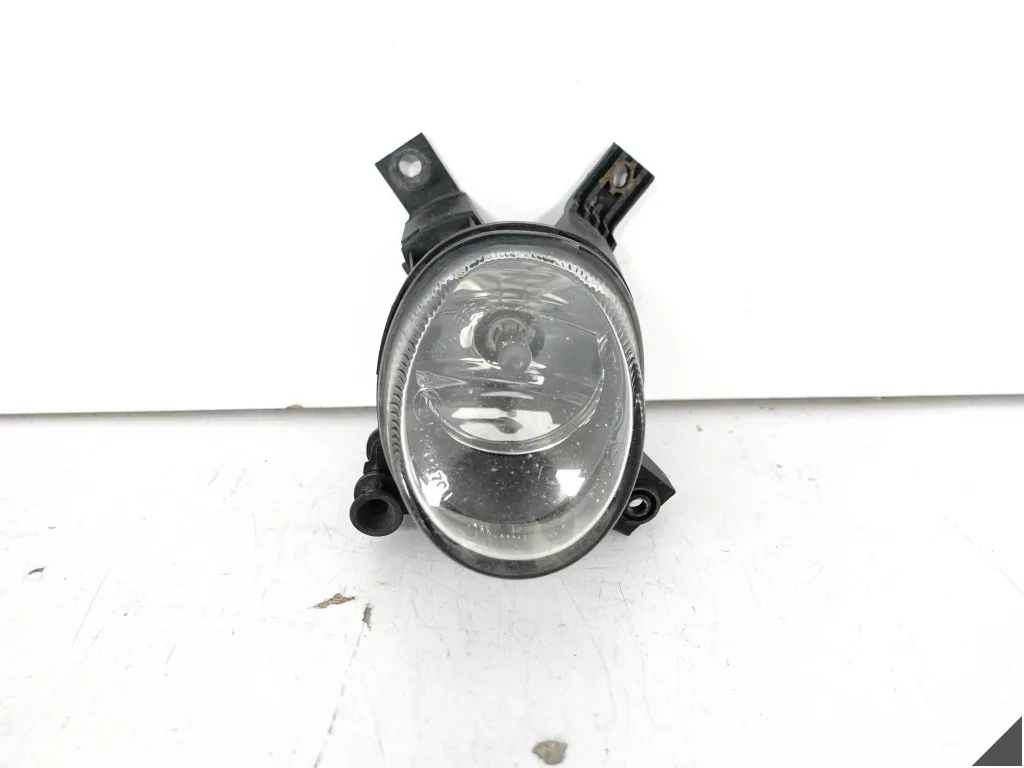 AUDI A4 S4 B7 S-LINE 8E0 04-07 LAMPA PRZECIWMGIELNA HALOGEN PRAWY PRZÓD 78c78388f76f78dc72cd4cce80856d33