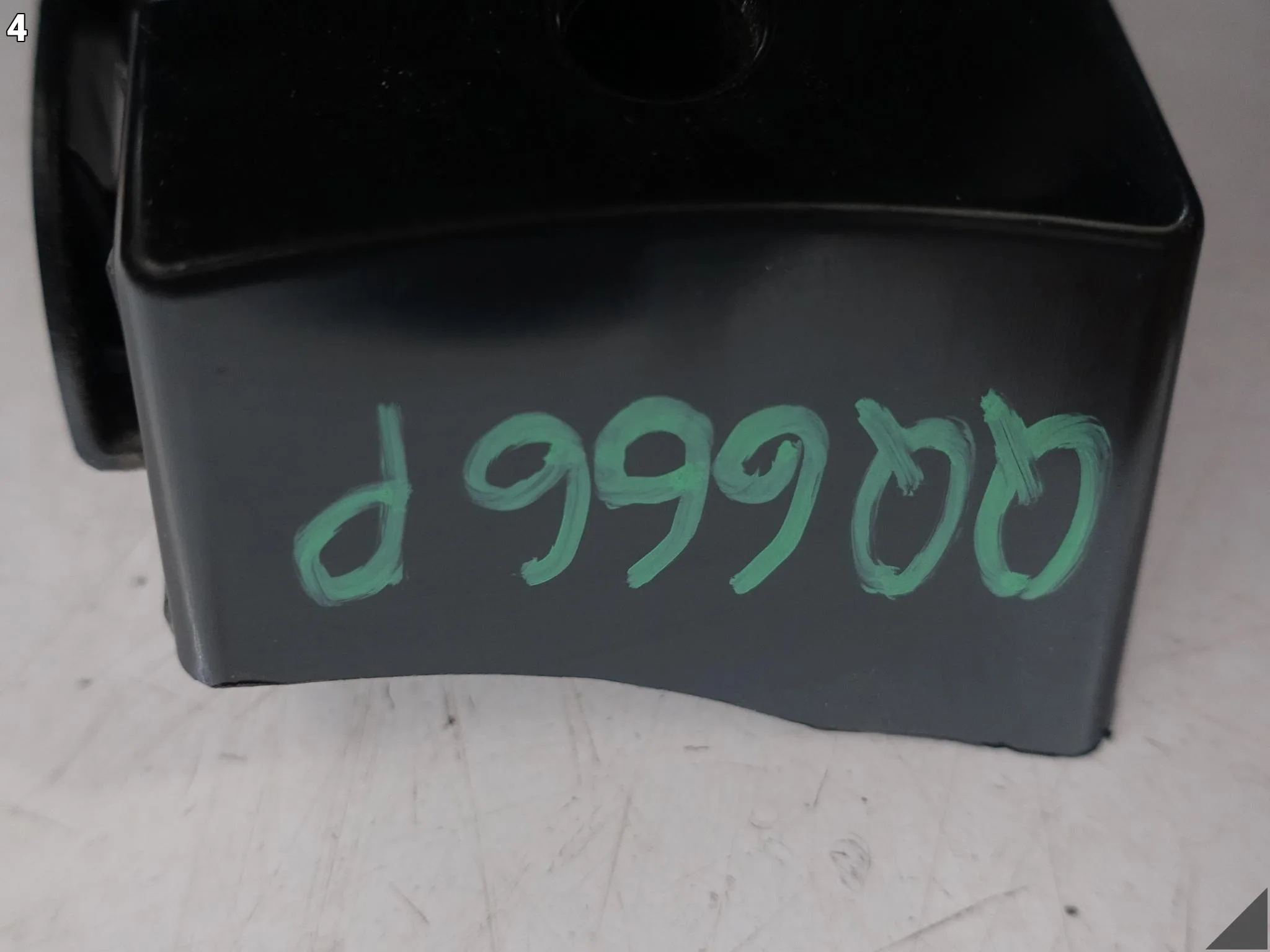 VW ID3 ID.3 10A 19-26 ŚLIZG MOCOWANIE UCHWYT W ZDERZAK PRAWY TYŁ a49fcfd8cf0ac4289384a21eed57db91