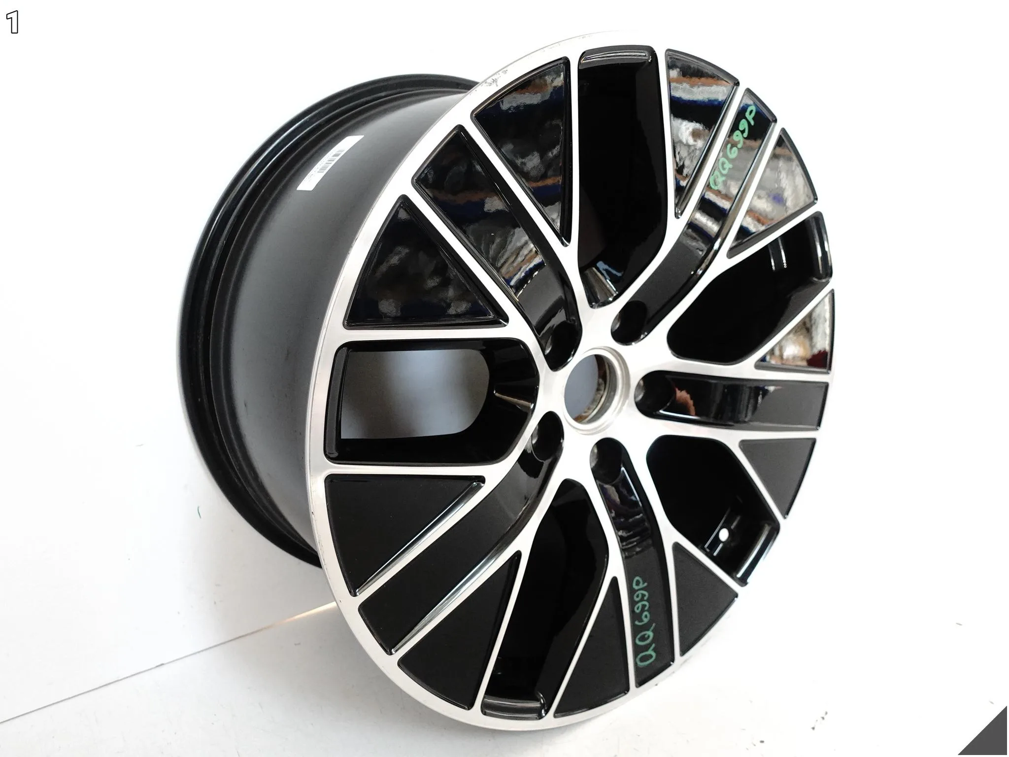 PORSCHE TAYCAN 9J1 TURBO AERO FELGA ALUFELGA 11,0Jx20 ET60 5×130 QO1 77cb655d1e14c06a7339dcb843d469d4