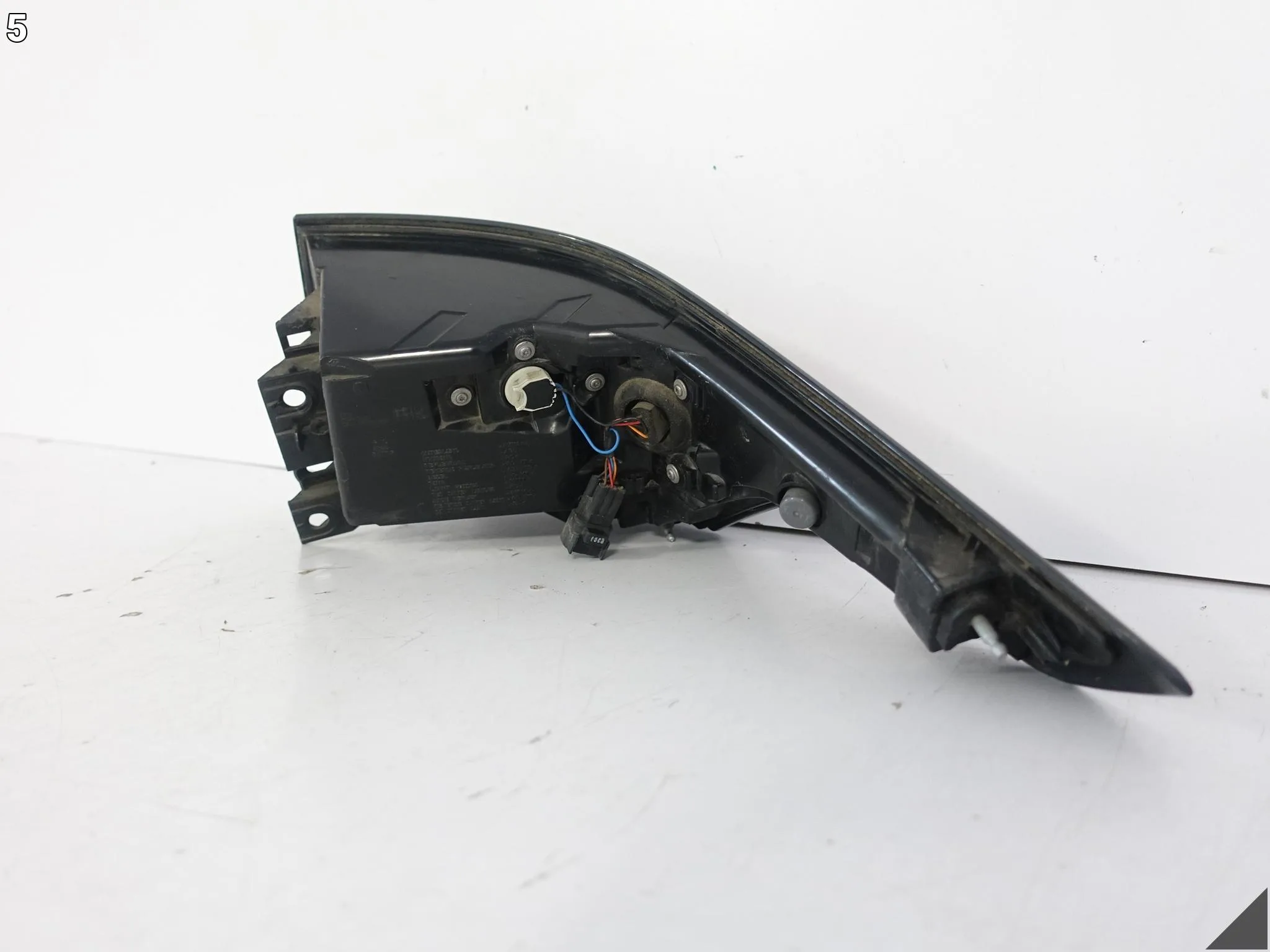 RANGE ROVER SPORT II L494 13-18 LAMPA LED W BŁOTNIK TYŁ LEWA 8a29f99a4004028ad39a8513ffe5afb7