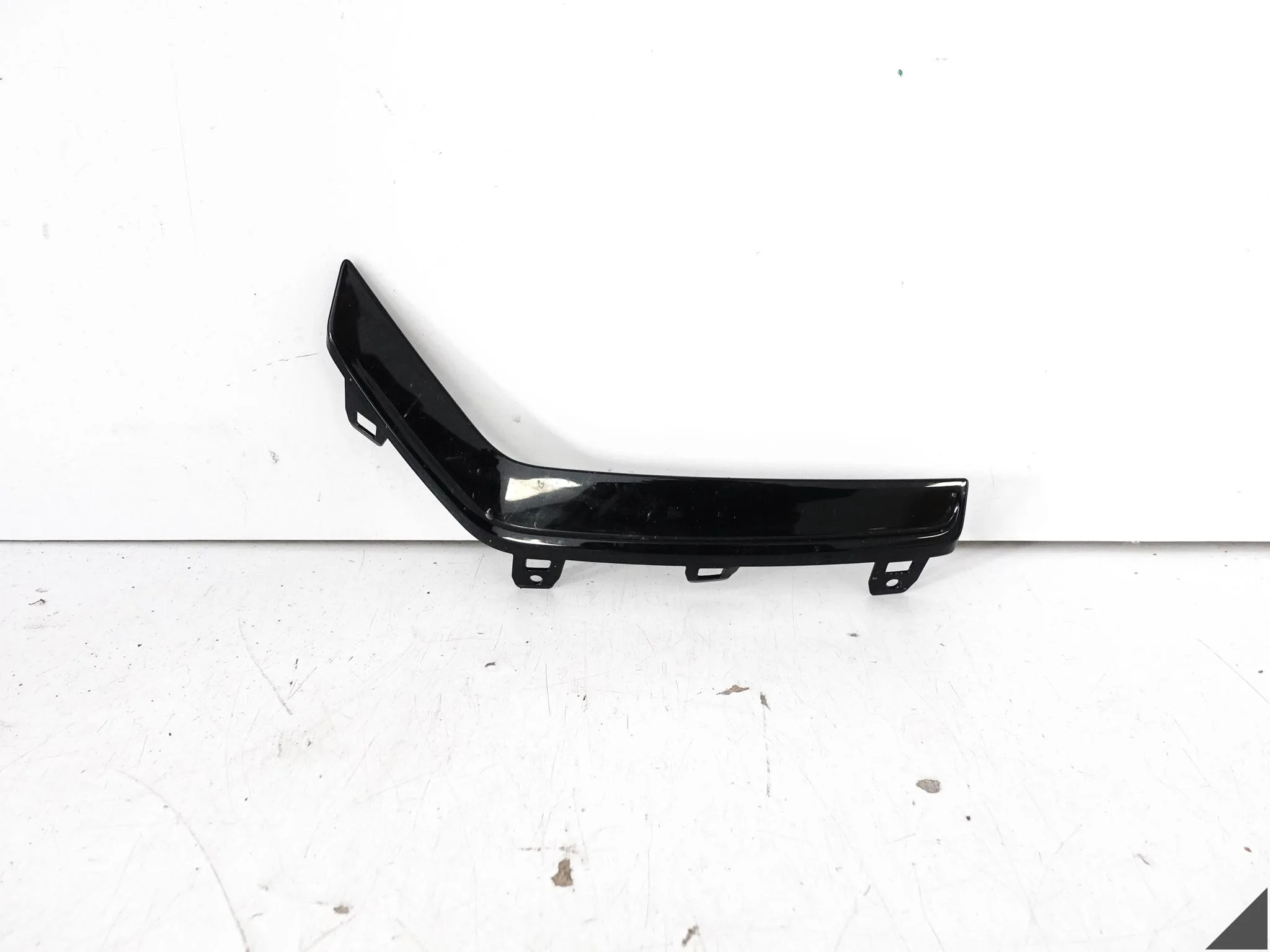 OPEL CORSA F VI 6 LIFT 23- LISTWA DOKŁADKA W ZDERZAK LEWA PRZÓD 06c2790221c1c90774141c62db18d059