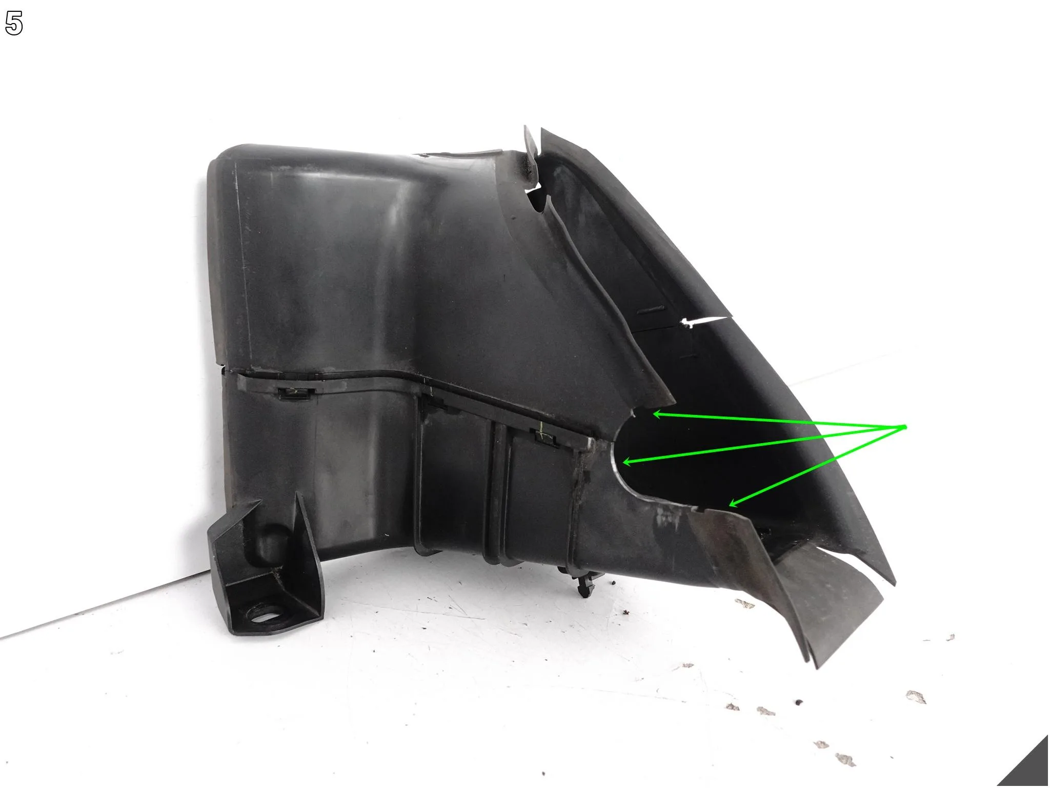 BMW 1 F40 19-24 KIEROWNICA POWIETRZA OBUDOWA WLOT CHŁODNICY PRZÓD LEWA b4b88863d491032356c9868ca794c18f
