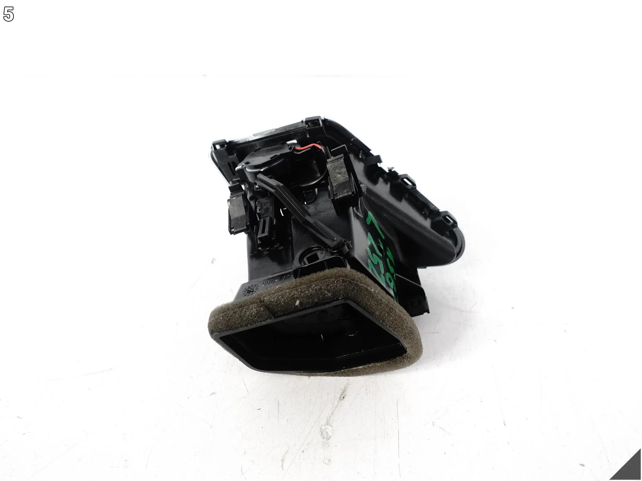 AUDI A5 S5 8T0 8T8 8F0 B8 LIFT 11-16 KRATKA NAWIEWU DESKA KOKPIT LEWA PRZÓD f3b4d45660c6c09a378adaee39f2e9ec