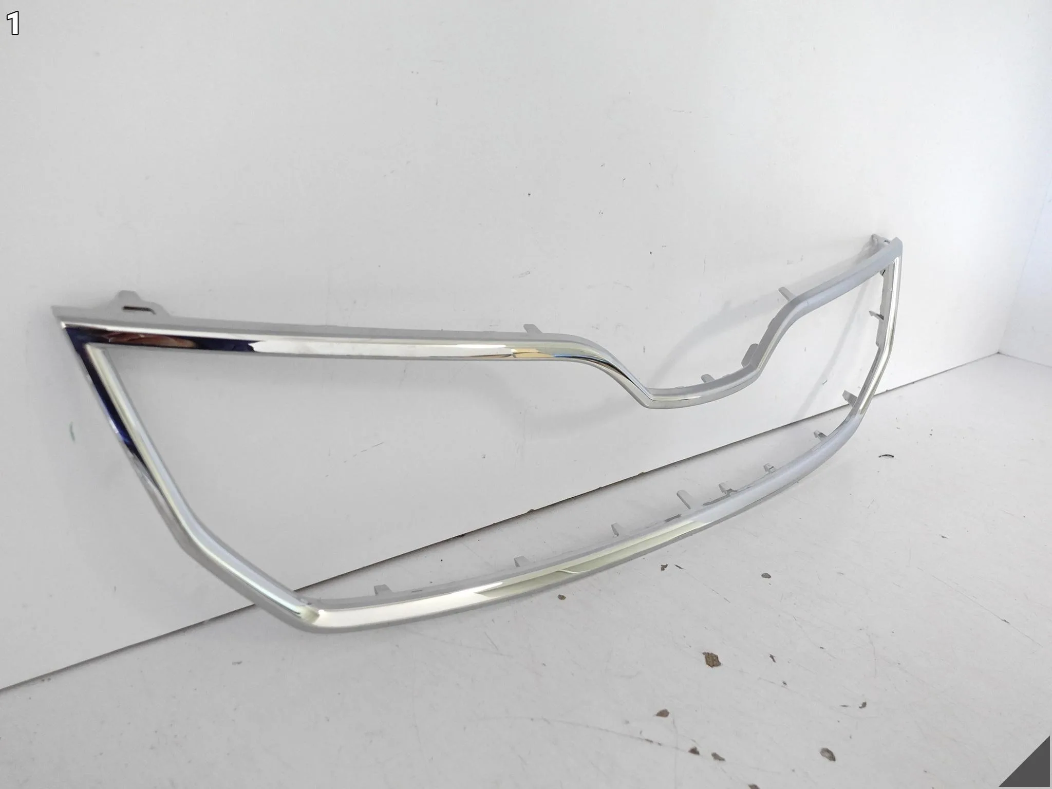 SKODA FABIA III 3 6V0 14-18 ZDERZAK RAMKA LISTWA GRILL ATRAPA CHROM PRZÓD bd84b4024bc52c8138025aa719c8014f