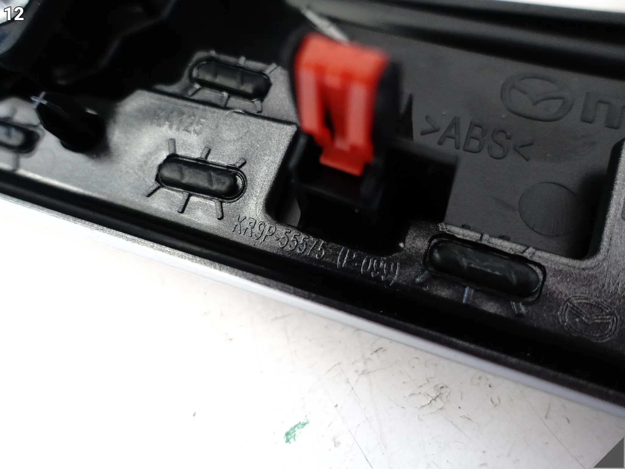 MAZDA CX60 CX-60 22- OSŁONA DEKOR TUNEL ŚRODKOWY CUPHOLDER SCHOWEK PRZÓD 3ebb20779a8278738e1e976251d52a81
