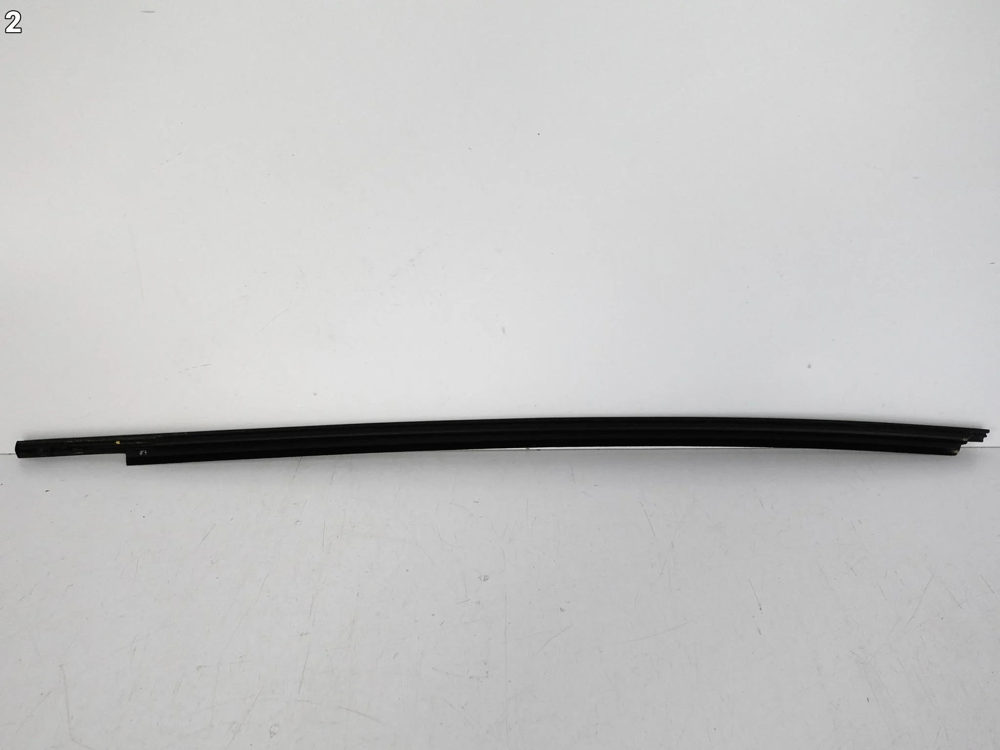 TOYOTA YARIS IV 4 CROSS 20- LISTWA ZGARNIAJĄCA SZYBY DRZWI PRAWA PRZÓD 5b32281ea7b42ad269bf6f823b7c7882