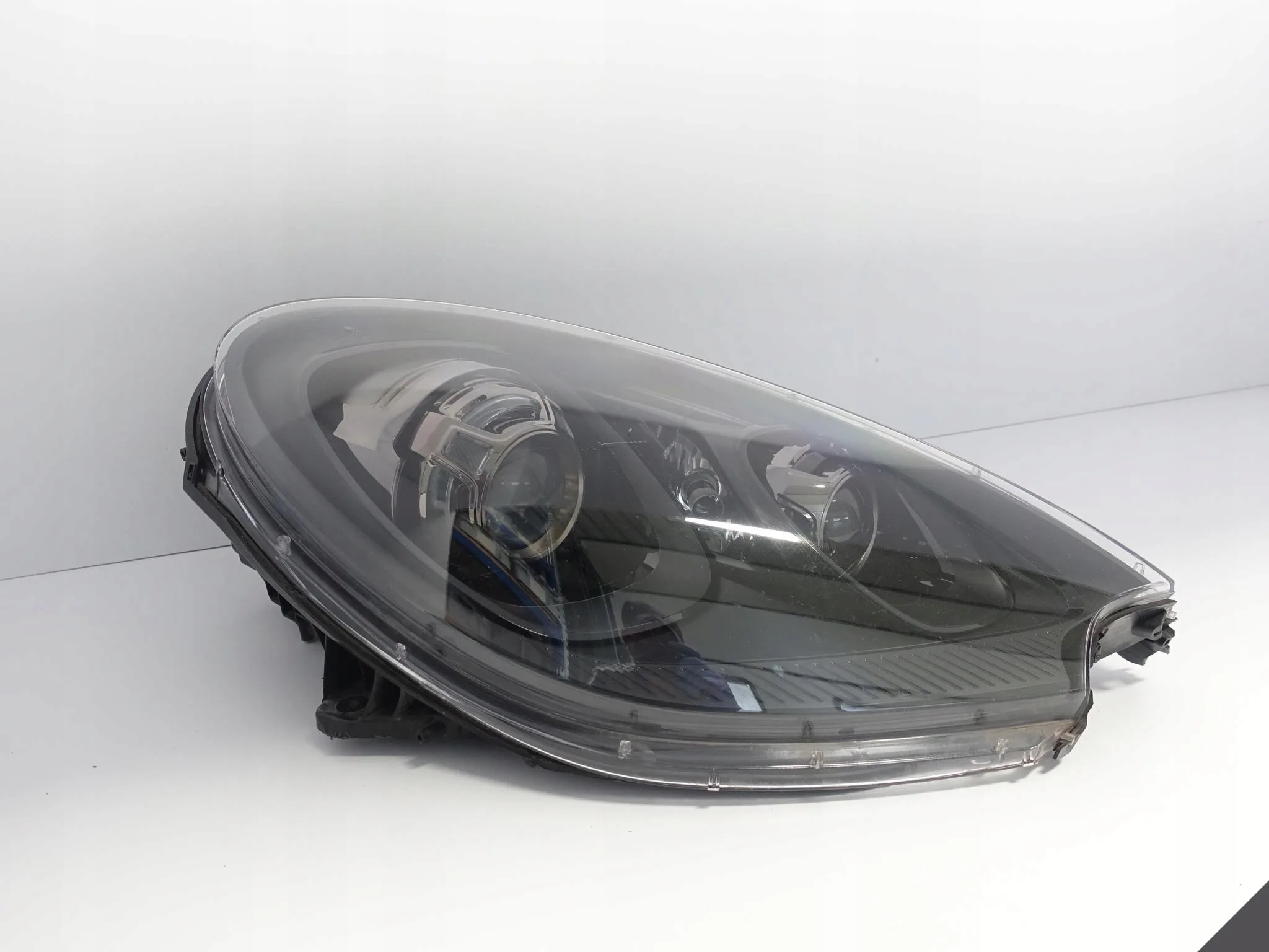 PORSCHE MACAN 95B 13-18 TURBO / GTS LAMPA XENON EXKL PRAWA PRZÓD EU CZARNA c535aca366135d3938301deda0c78436