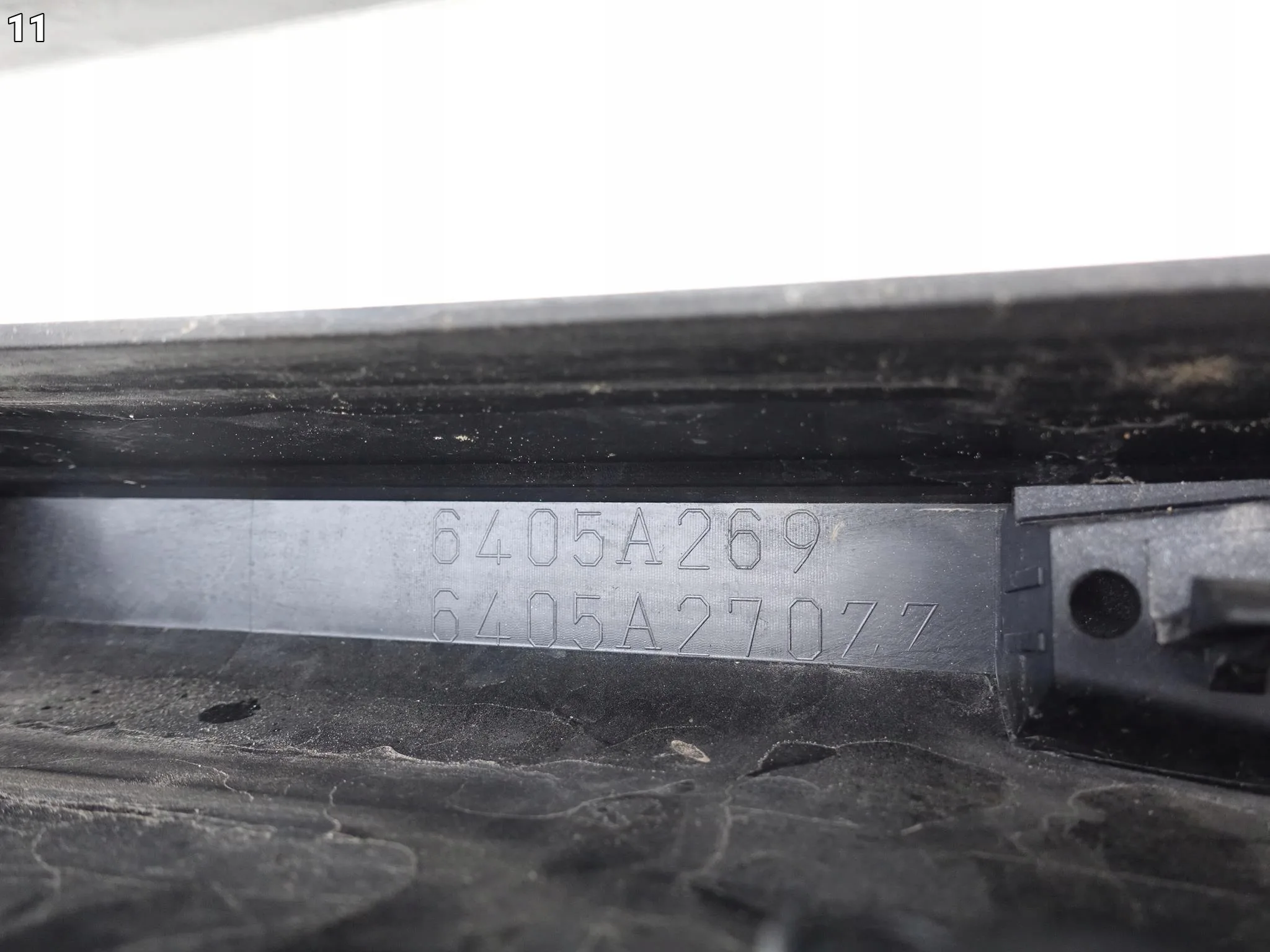 MITSUBISHI OUTLANDER III 3 LIFT 18-22 SPOILER DOKŁADKA WLOT W ZDERZAK PRZÓD c28743af2577465270e57745a7844557