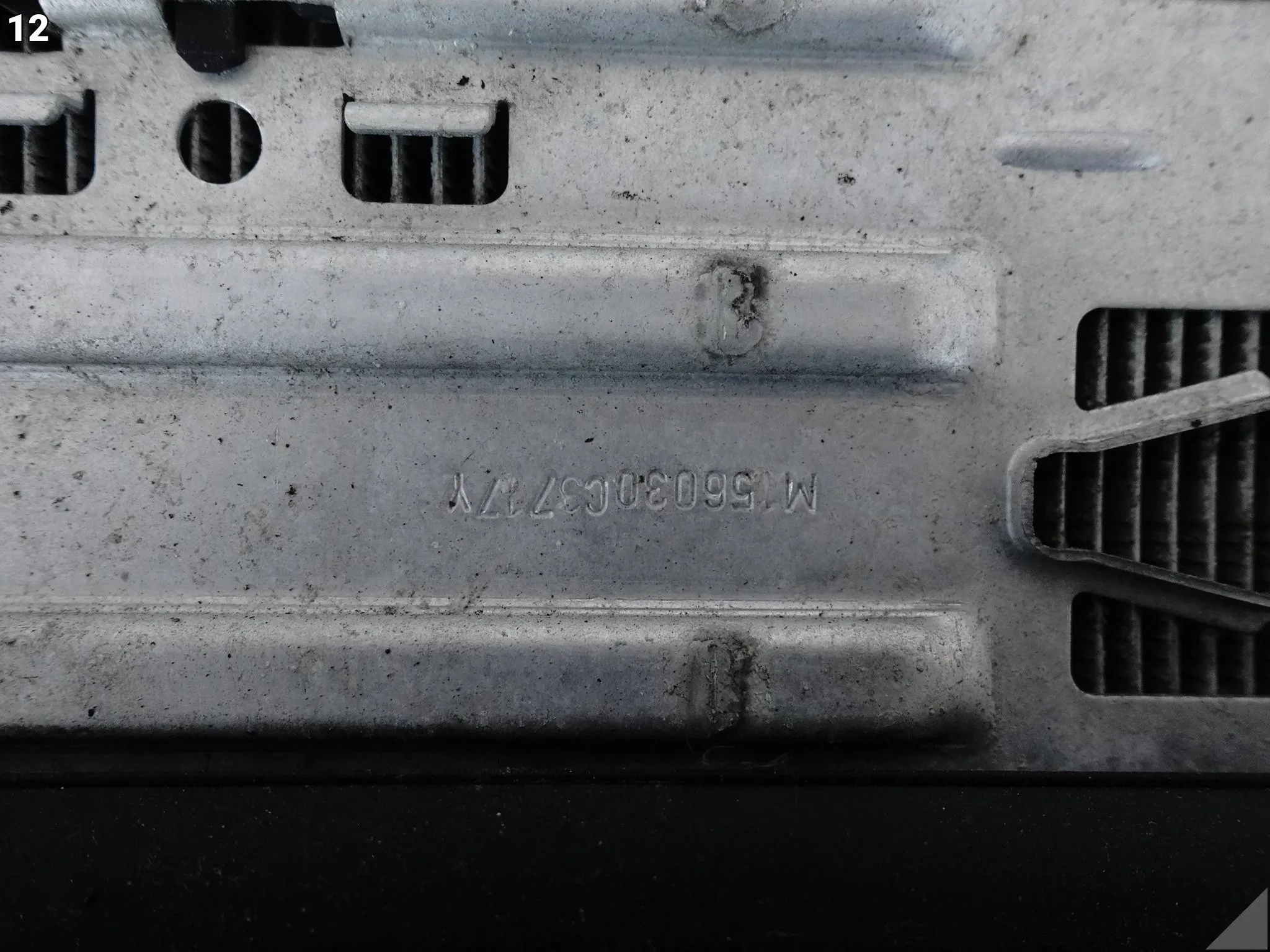 BMW F20 F21 F22 F30 F31 F32 F33 F34 F36 INTERCOOLER CHŁODNICA POWIETRZA 0cfe19fcc0e9b36019a047564473655a