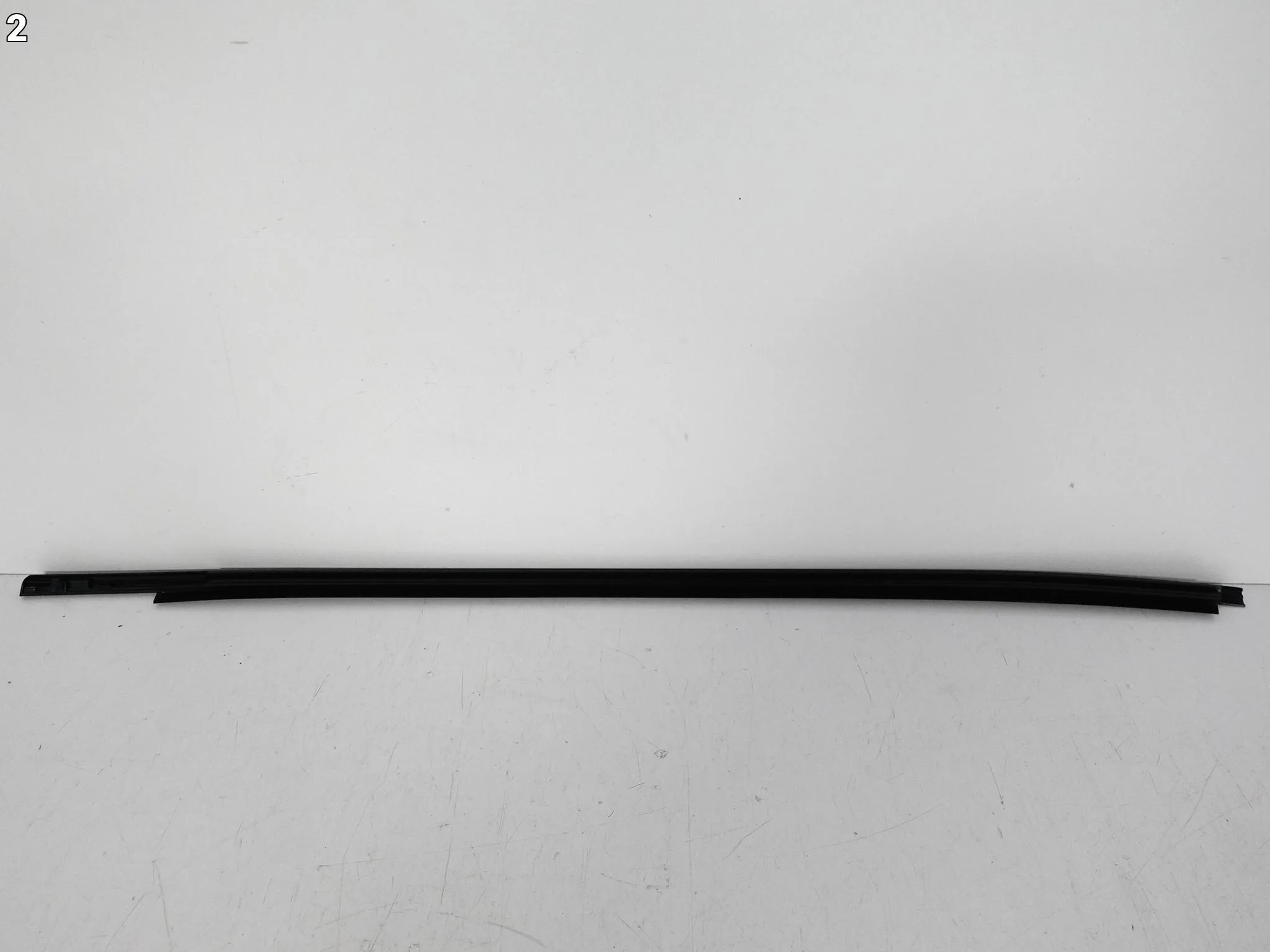 TOYOTA YARIS IV 4 CROSS 20- LISTWA ZGARNIAJĄCA SZYBY PRAWA PRZÓD 574793bcc4b86c87057a142e577ec36f