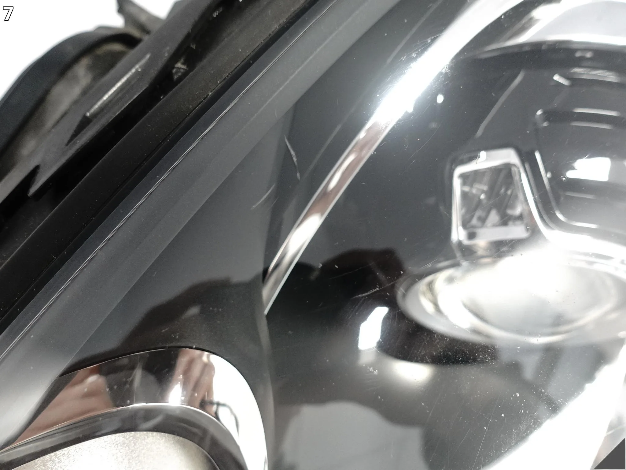 PORSCHE CAYENNE 7P5 LIFT 14-18 LAMPA XENON (DS8) + LED LEWA PRZÓD EUROPA 29406a7026de63ddac599912d7b0b82e