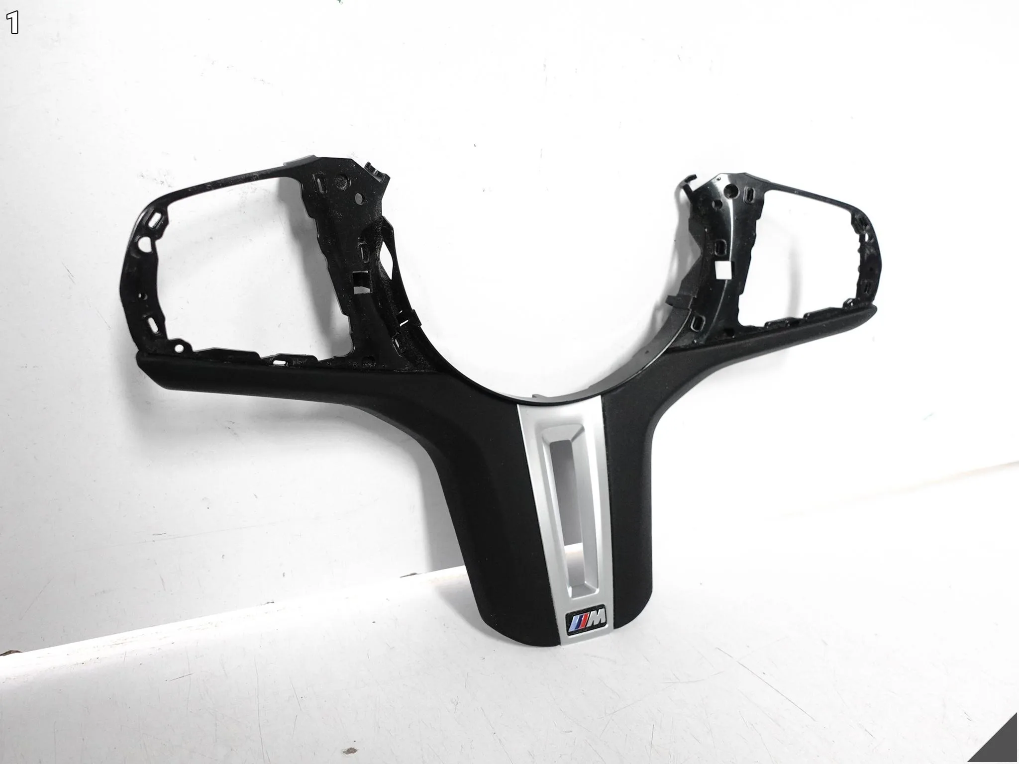BMW M8 F91 F92 F93 M5 F90 X5M F95 X6M F96 OBUDOWA RAMKA DEKOR KIEROWNICA 232e94029ee7e416e32d4b25f55be5fb