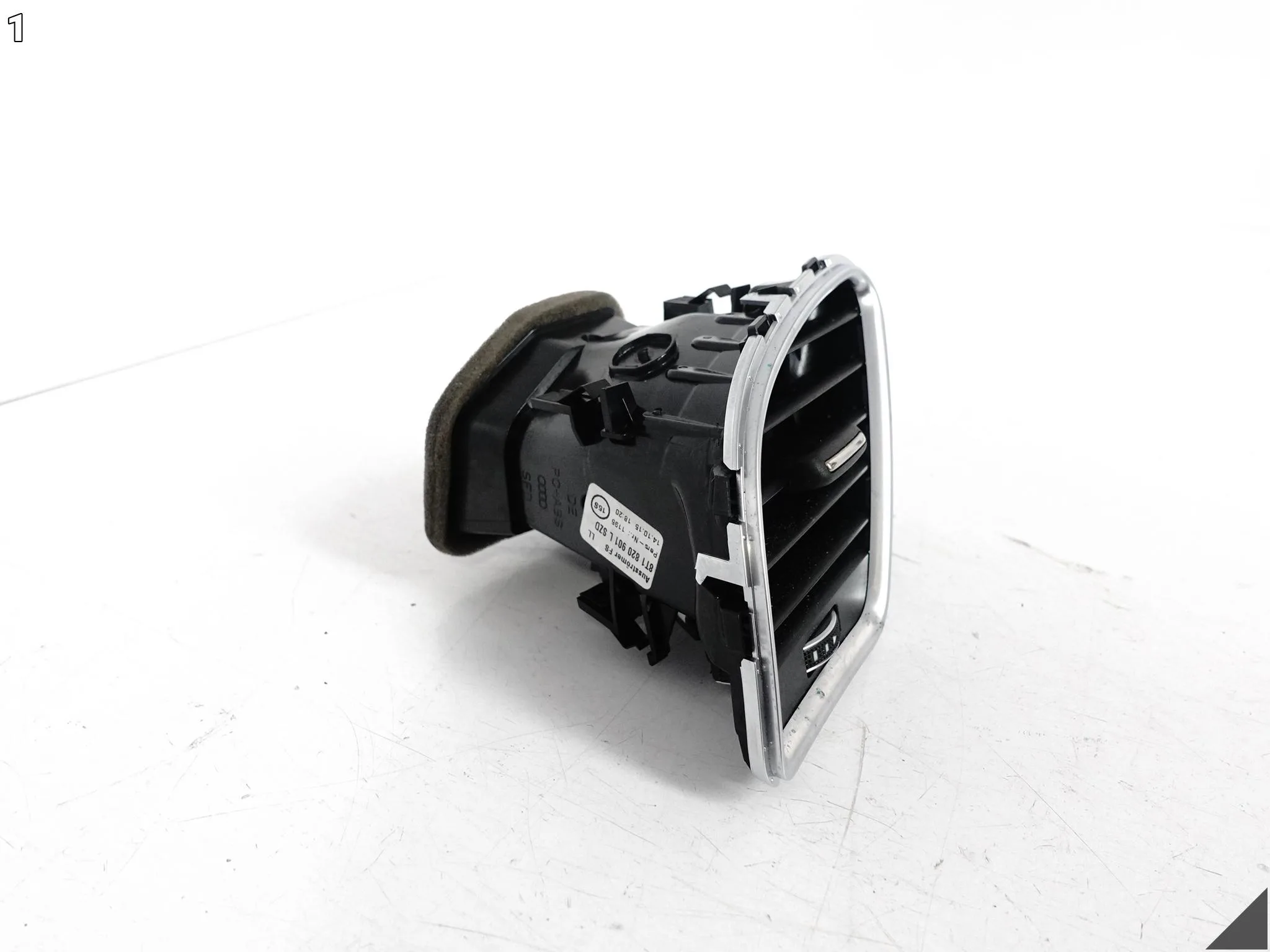 AUDI A5 S5 8T0 8T8 8F0 B8 LIFT 11-16 KRATKA NAWIEWU DESKA KOKPIT LEWA PRZÓD cfbec26eecf5ed1eeff5c35d5ed9f6b5