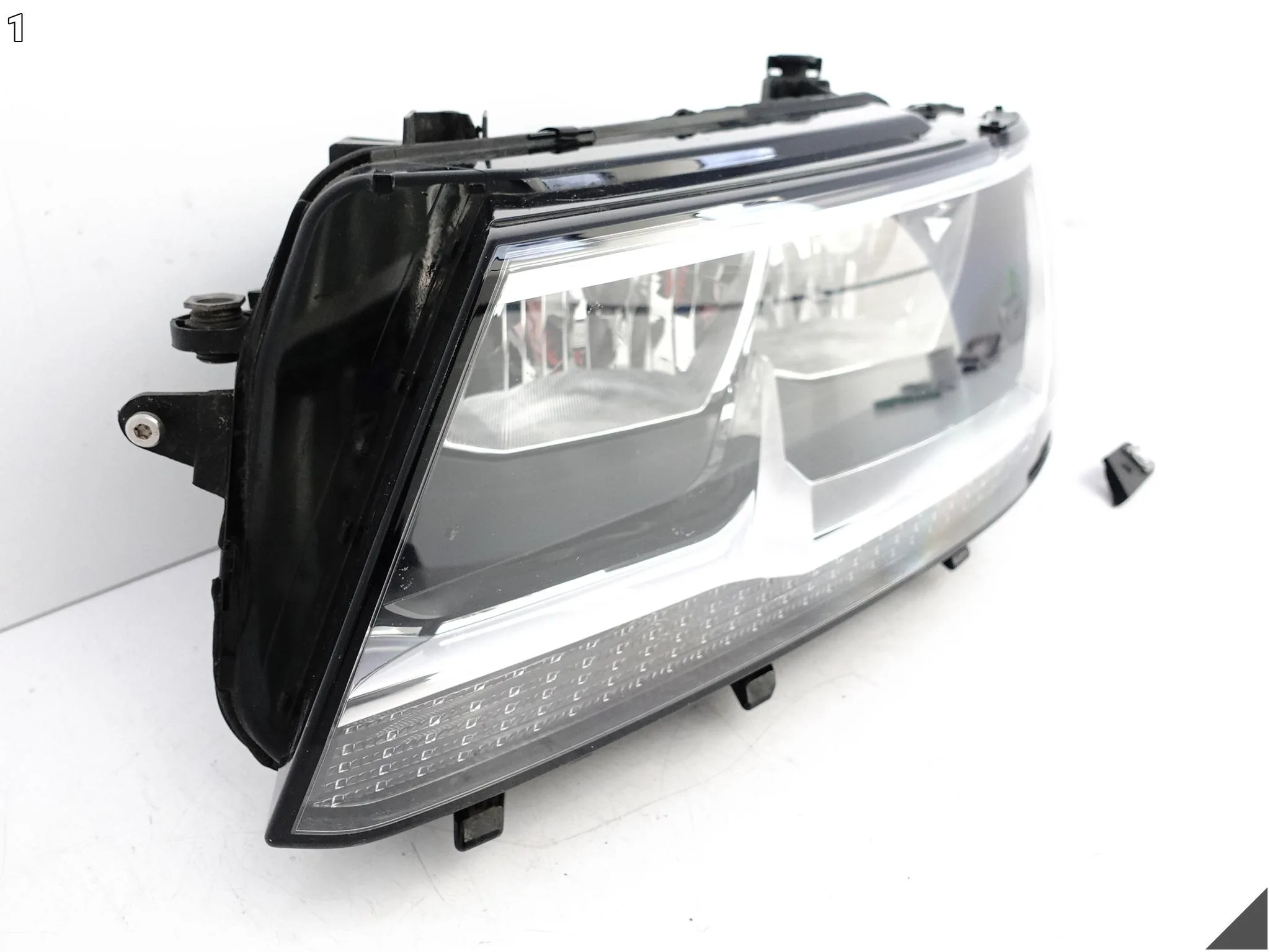VW TIGUAN II 2 5NB 15-20 LAMPA HEADLIGHT ZWYKŁA HALOGEN LEWA PRZÓD EUROPA 63ea71bf1a38afbe07cff86a690fd940