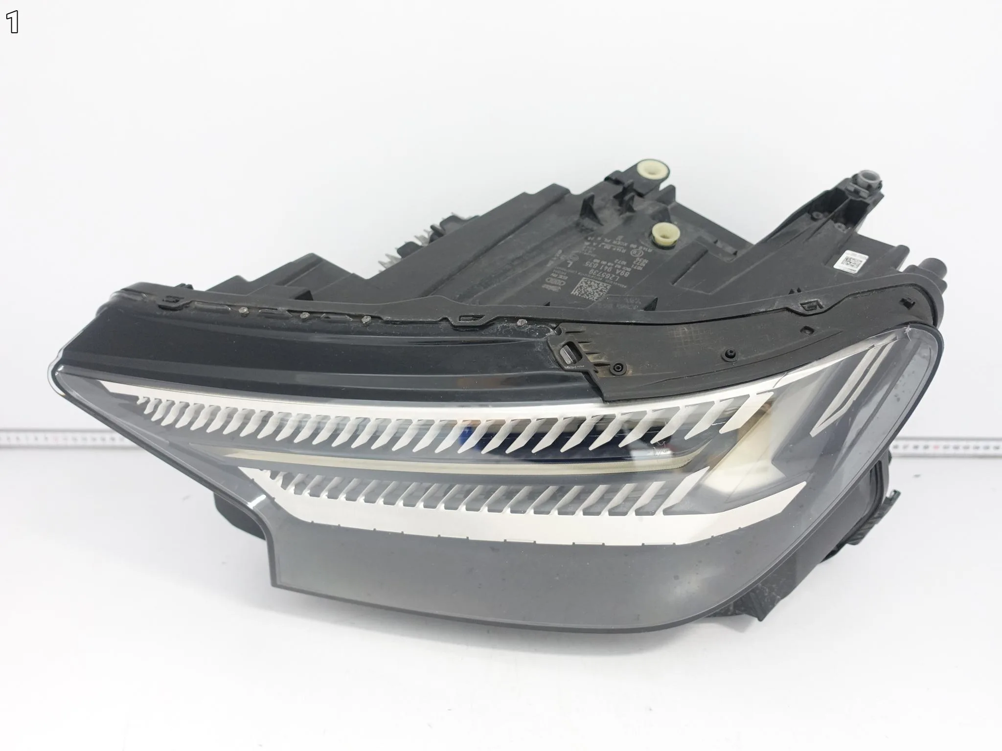 AUDI Q4 E-TRON 89A 21- LAMPA MATRIX HIGH FULL LED LEWA PRZÓD EUROPA 2e038ef5714d22d781d0fc4fd88fb873