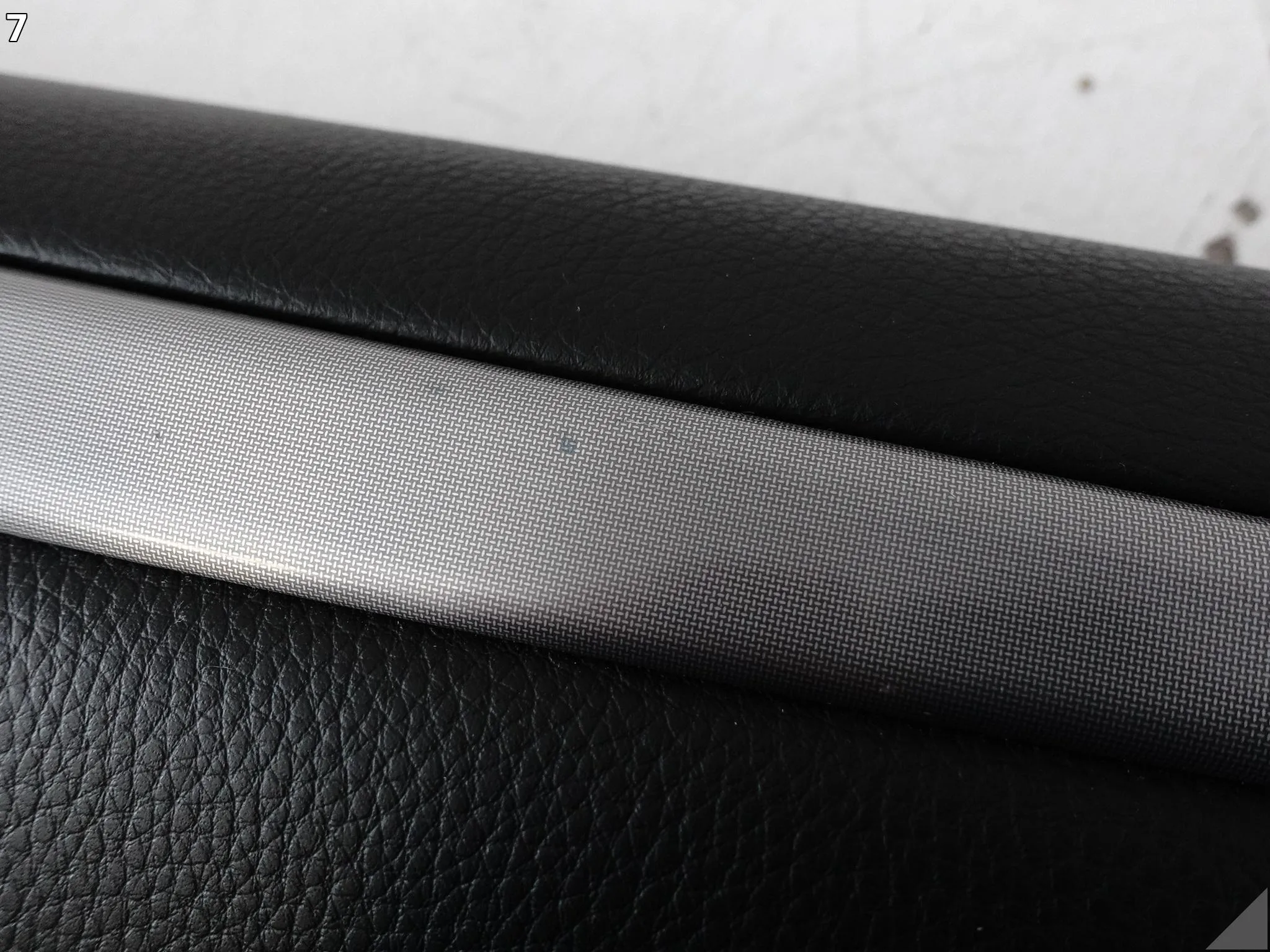 VOLVO V70 II 2 00-07 TAPICERKA BOCZEK DRZWI PANEL PRAWA TYŁ 39990935 9eb801ff96e757210e6efdde47879e6c