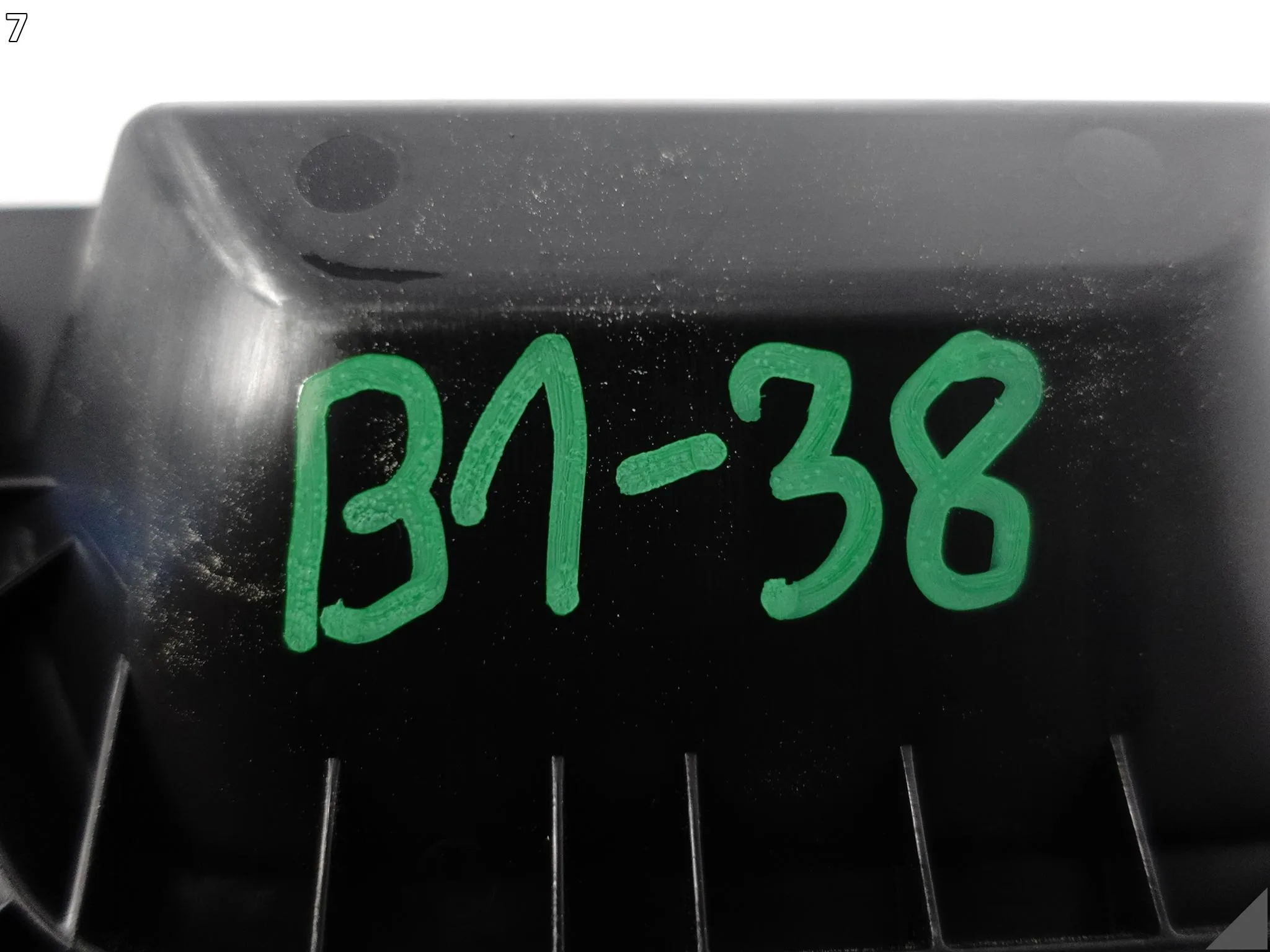 BMW M8 F91 F92 F93 8 G14 G15 G16 18- OSŁONA POKRYWA BOCZEK BAGAŻNIKA TYŁ R 0ca96604b23a2031244c47865e4ea1e0