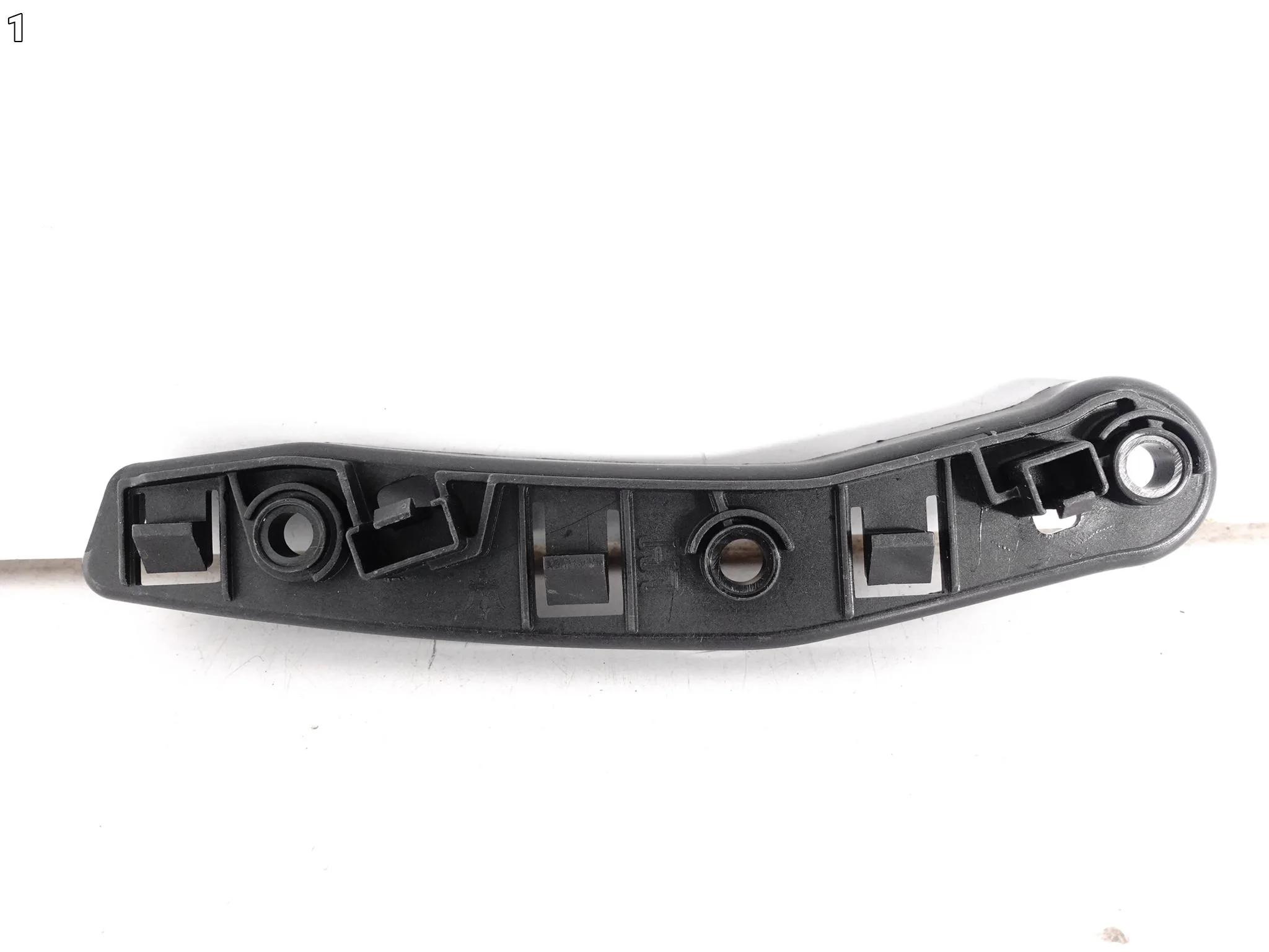 MASERATI LEVANTE M161 LIFT 16-24 ŚLIZG MOCOWANIE W ZDERZAK PRZÓD LEWY ORG eba3acfecc758e82fa31b0dfcbd65a17
