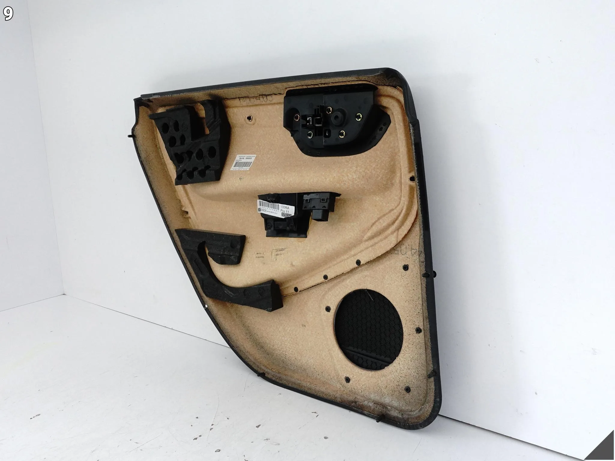 VOLVO V70 II 2 00-07 TAPICERKA BOCZEK DRZWI PANEL PRAWA TYŁ 39990935 d39665a52c23073232791a9e01dd65e1