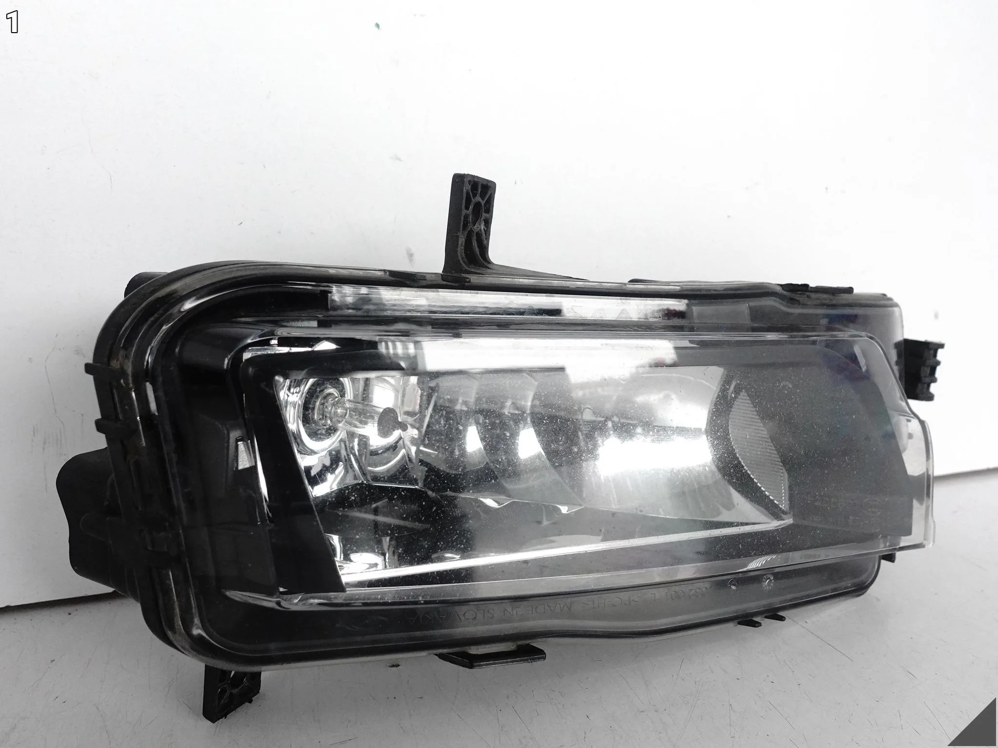 VW CADDY IV 4 2K5 15-20 HALOGEN LAMPA PRECIWMGIELNA W ZDERZAK LEWA PRZÓD e5df3bd46d71bd93743e97ae03a377b9