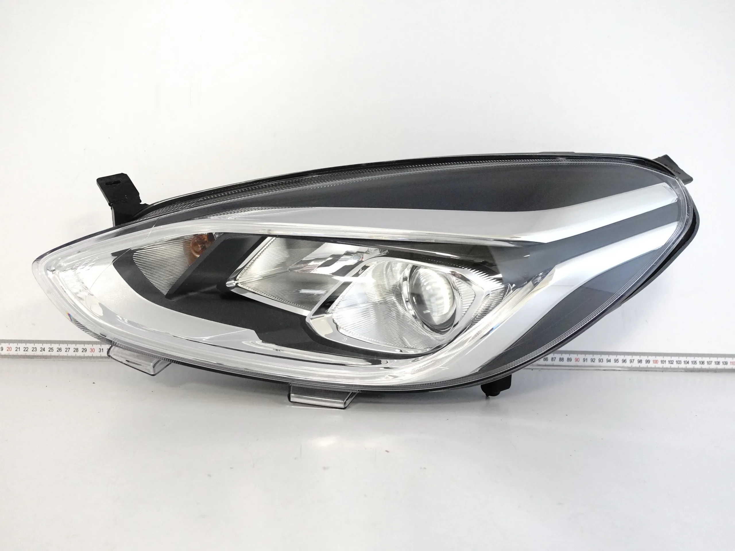 FORD FIESTA MK8 VIII VII 17-21 LAMPA ZWYKŁA SOCZEWKA HALOGEN + LED LEWA EU e4b7643d603f89f902d0c0db7be26db1