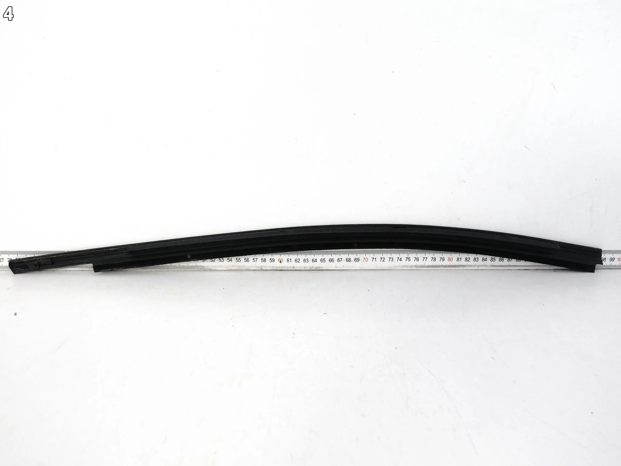 TOYOTA YARIS IV 19- LISTWA ZGARNIAJĄCA SZYBY DRZWI TYŁ LEWA ORG 68230-K0011 69a523ea84960838cc45d632700920ce