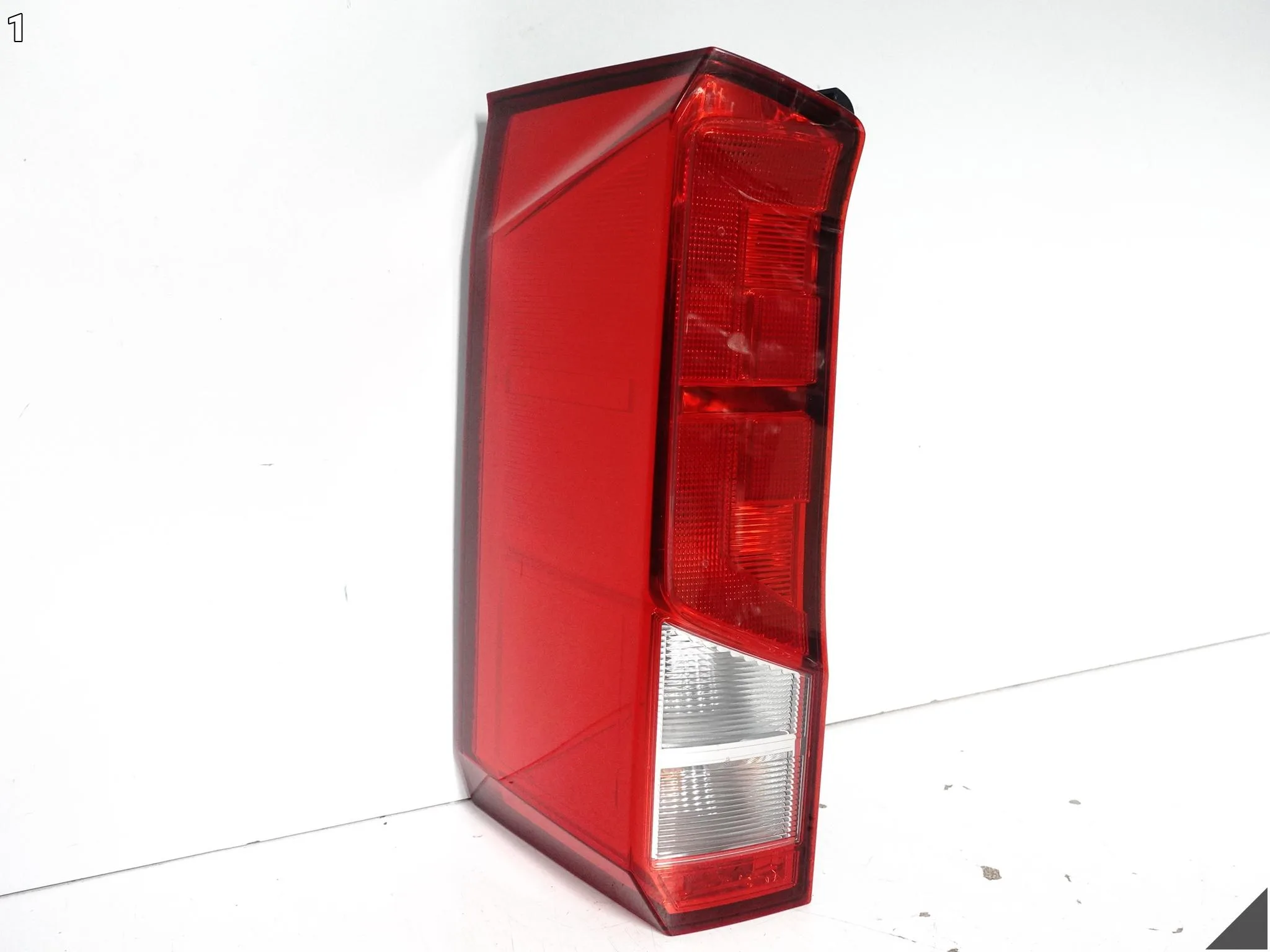 VW CRAFTER II 7C0 MAN TGE 16- LAMPA LED LEWA TYŁ EUROPA 7C0945095H 2370b4c4d56f3f58bc1c0bc2359e0b9f