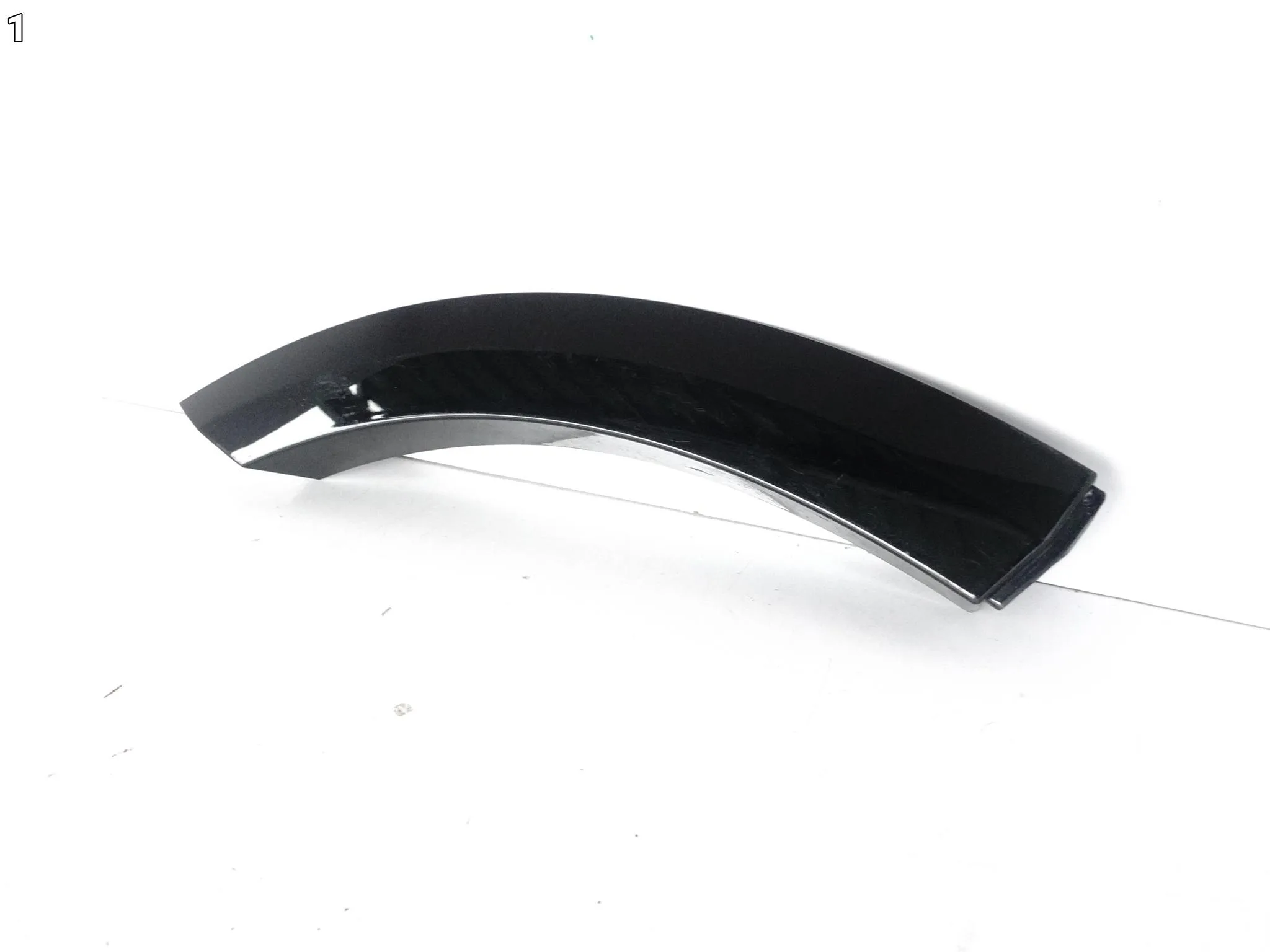 AUDI RSQ8 RS Q8 4M8 18- LISTWA NAKŁADKA NA DRZWI TYŁ PRAWA 4M8854820C 8da2b69345e2f1f961d348e06b1309ee