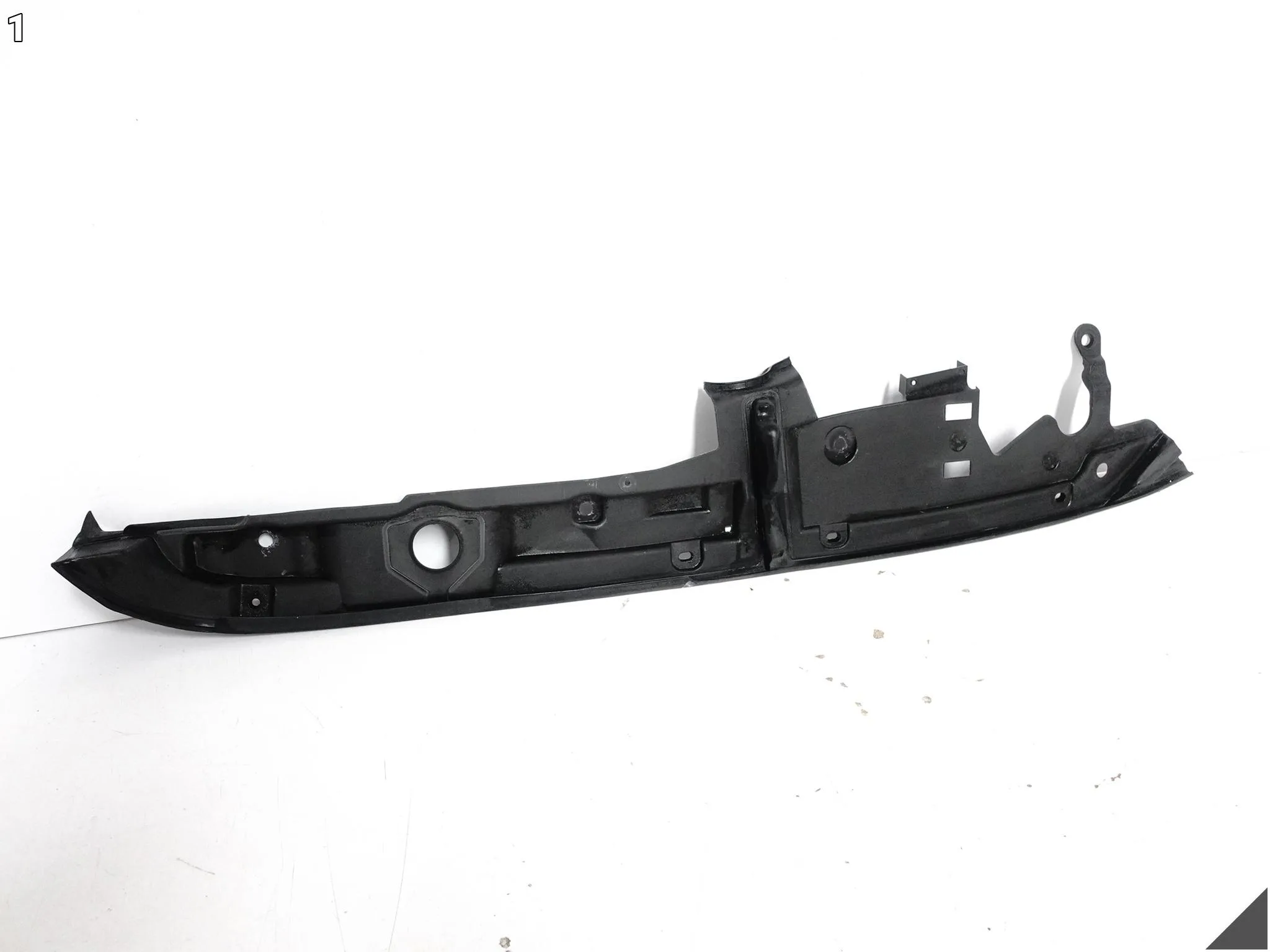 BMW M8 F91 F92 F93 8 G14 G15 G16 18- LISTWA USZCZELKA BŁOTNIK PRZÓD PRAWA d013d43f4b35721490aeaa6bdbc12ffd