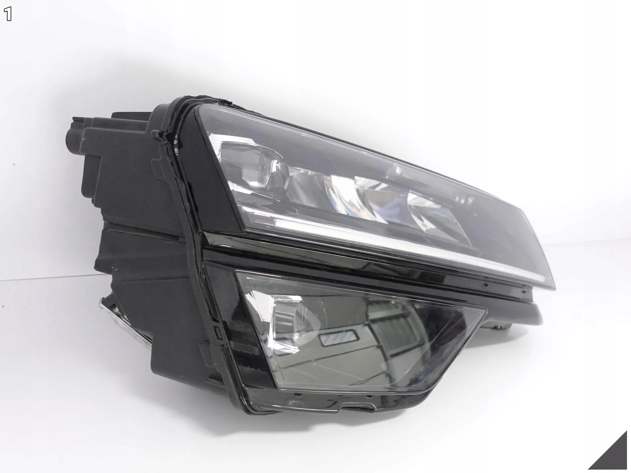 SKODA KAROQ 57B 17-21 LAMPA HEADLIGHT FULL LED PRAWA PRZÓD EUROPA cd75f7dd6daf5d56e14f4331404c0f95