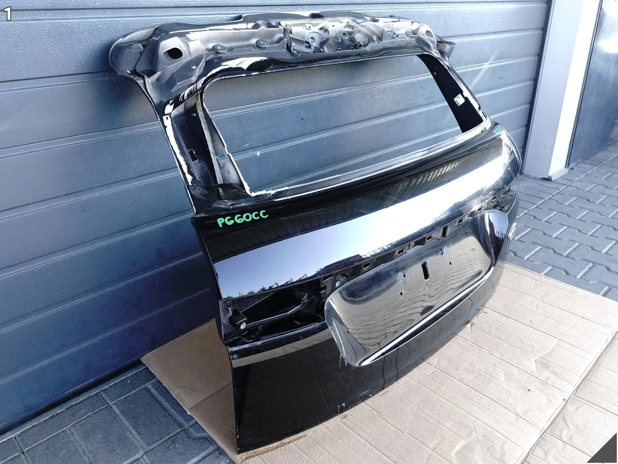 RANGE ROVER EVOQUE II (2 GENERACJA) L551 18- KLAPA POKRYWA BAGAŻNIKA TYŁ af1e3c42c91cfaf2830b66aeb8c2281e