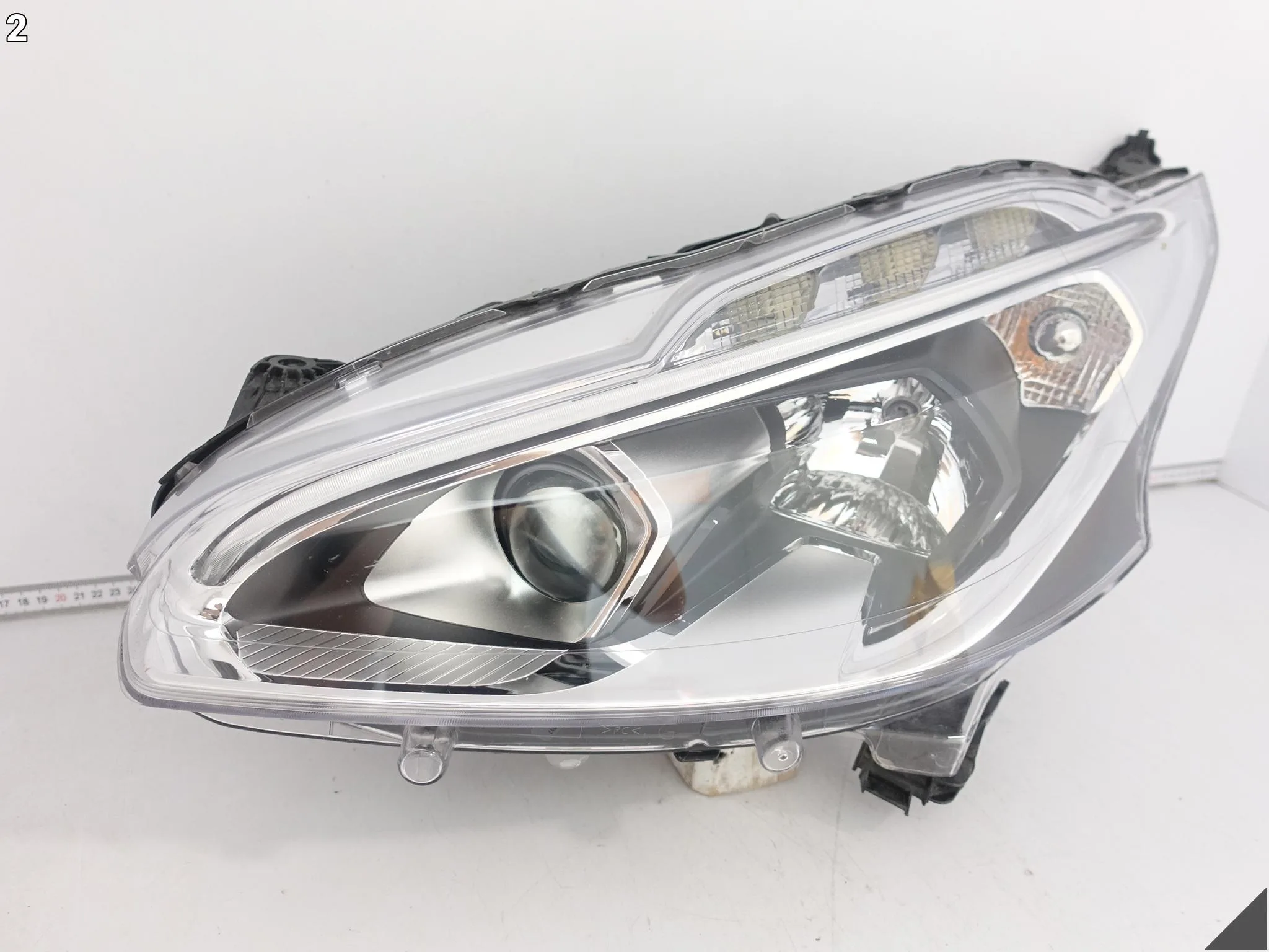 PEUGEOT 208 I LIFT 15-19 LAMPA ZWYKŁA HALOGEN + LED LEWA PRZÓD EUROPA 31ebe1e5834c9e02ab428acc8e63903d