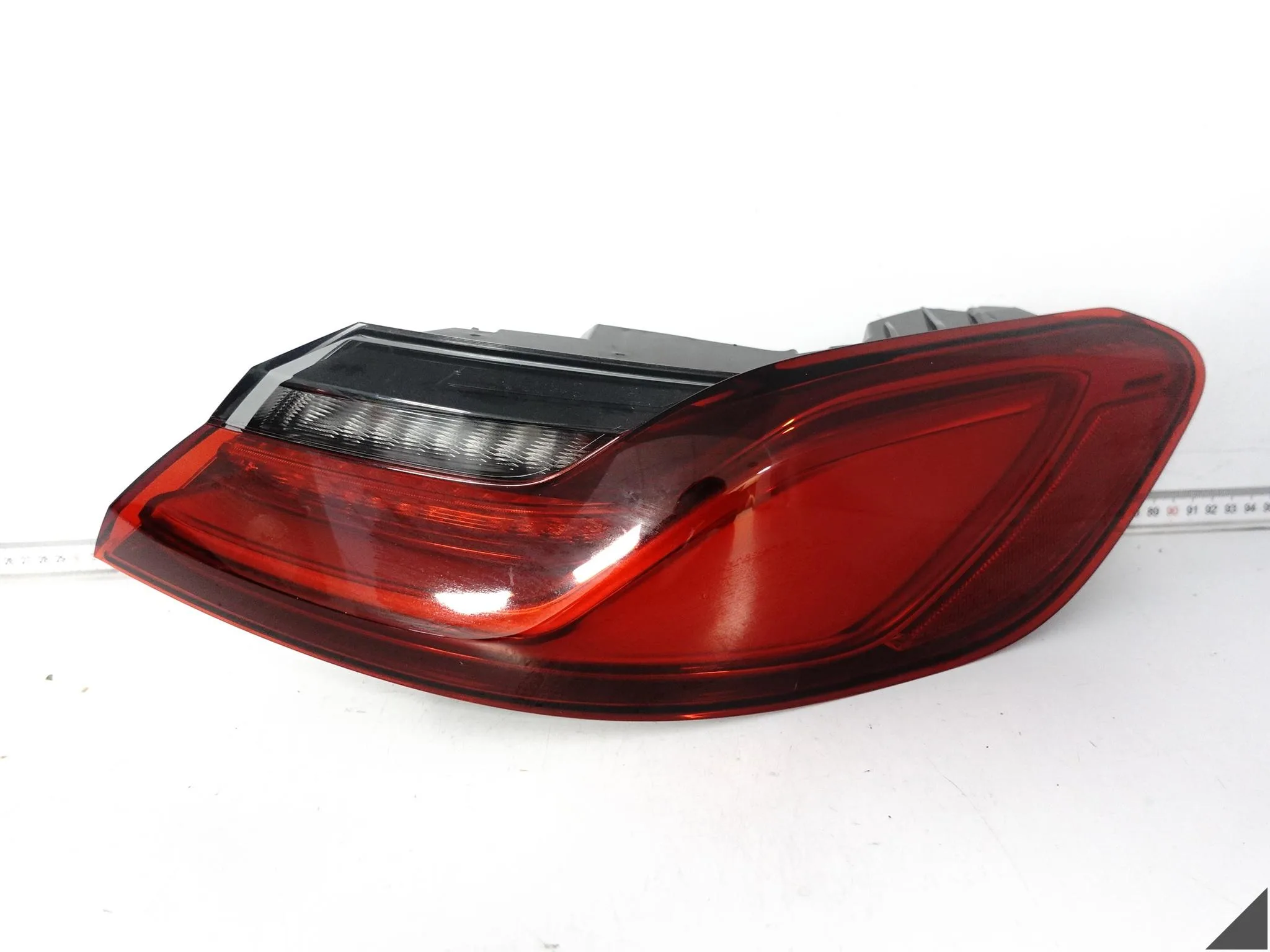 BMW M8 F91 F92 F93 8 G14 G15 G16 18- LAMPA LED W BŁOTNIK TYŁ PRAWA EU 8791e0f3a4d845611f474f49af6c7f67
