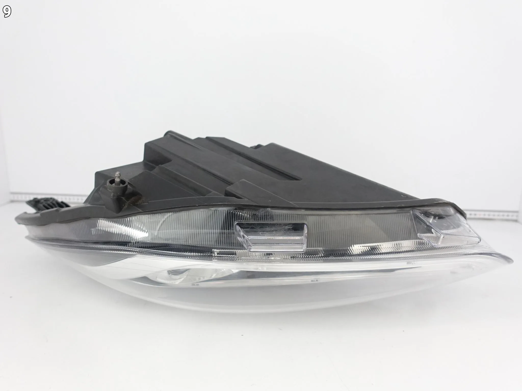 FORD FIESTA MK8 VIII VII 17-21 LAMPA ZWYKŁA SOCZEWKA HALOGEN + LED LEWA EU a171c3e26bb8a6bd140823c3dd444839