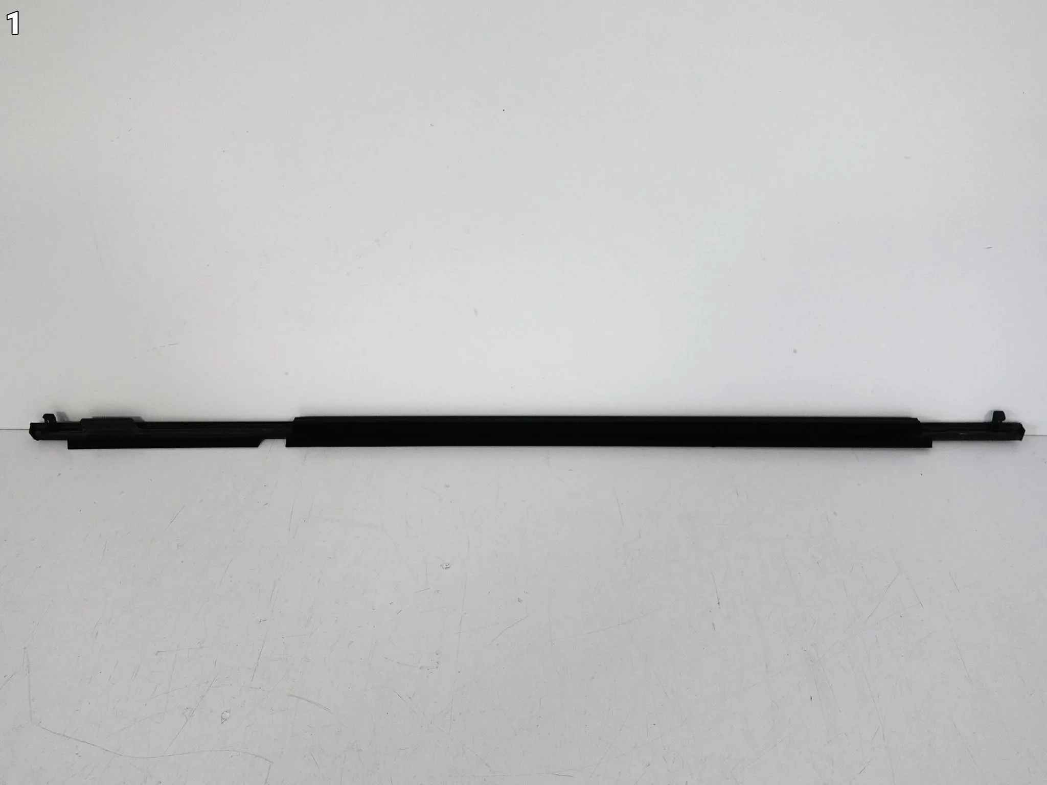 TOYOTA LAND CRUISER 150 LIFT 09-23 LISTWA ZGARNIAJĄCA SZYBY DRZWI PRAWA TYŁ 1d65d0d9269948002848b978ee06061d