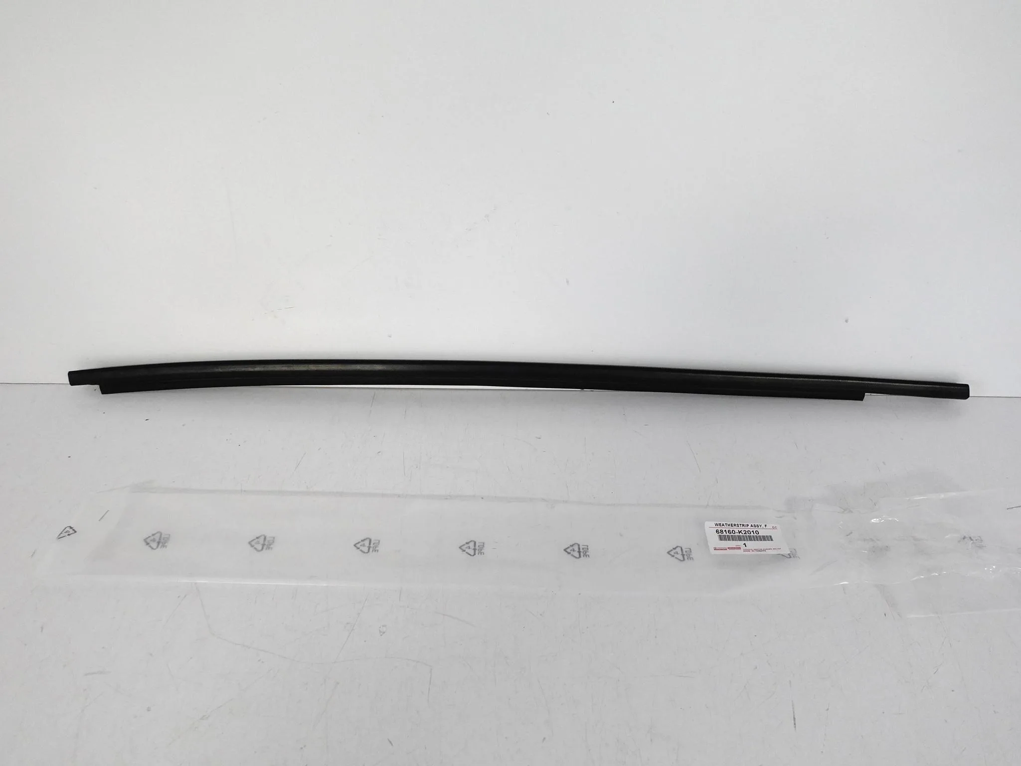 TOYOTA YARIS IV 4 CROSS 20- LISTWA ZGARNIAJĄCA SZYBY DRZWI PRAWA PRZÓD 7e3a0599a7bc8c30e6280b3e08dab2e7