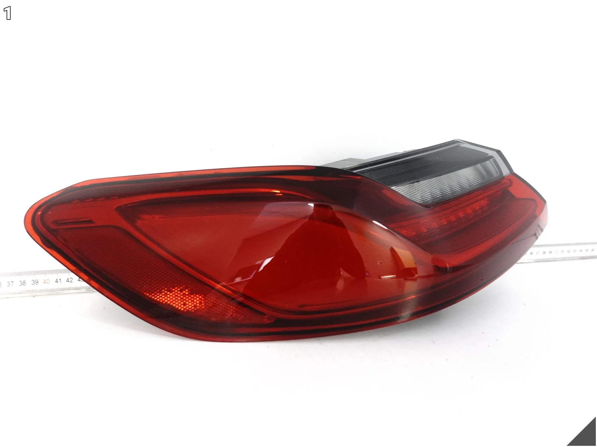 BMW M8 F91 F92 F93 8 G14 G15 G16 18- LAMPA LED W BŁOTNIK TYŁ LEWA EU c023c08135ef21dad40bdc45eb9a17b2