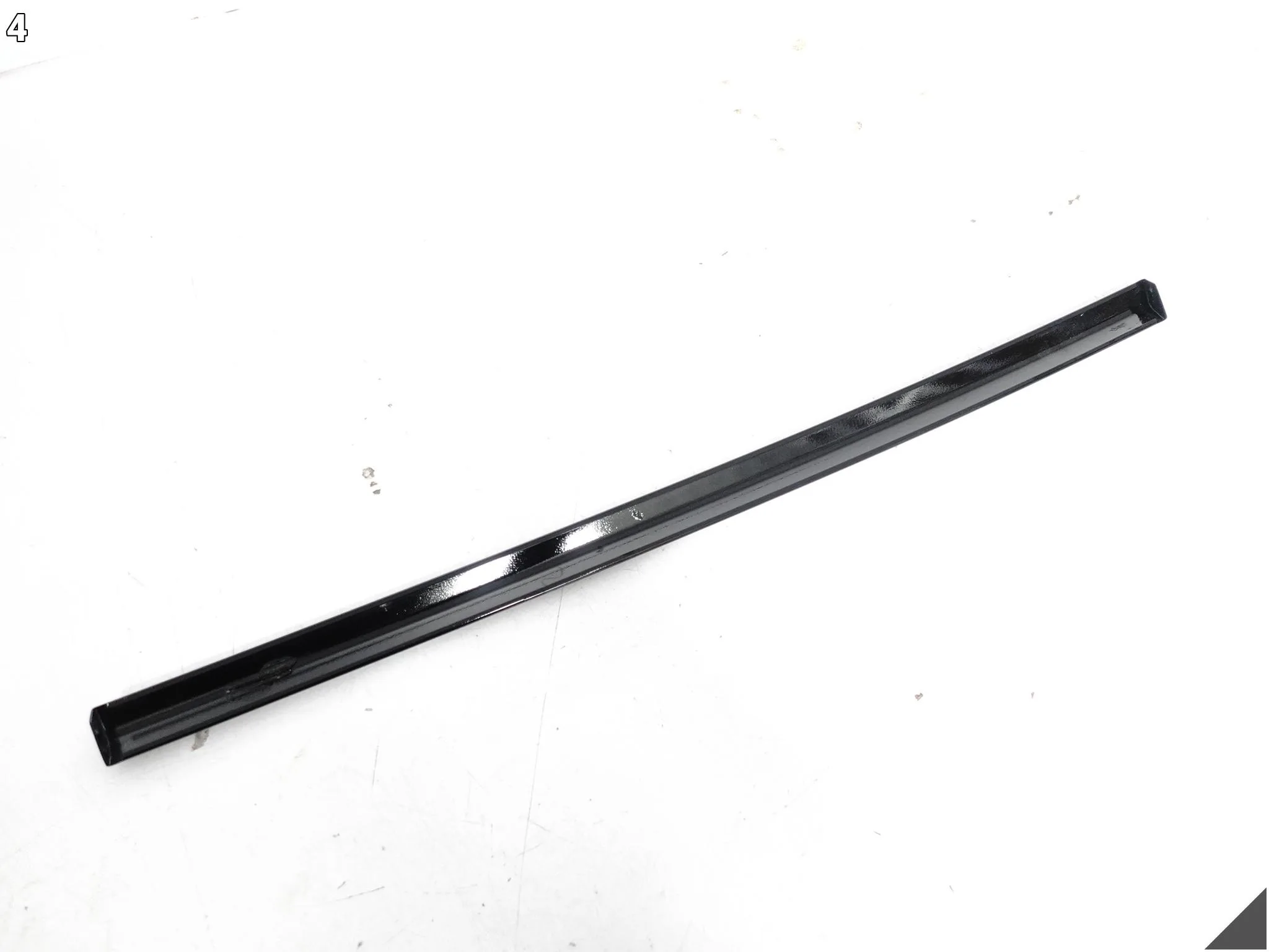 BMW M8 F91 8 G14 CABRIO M-POWER 19- LISTWA KAROSERYJNA DEKOR BOK TYŁ PRAWA 5f517ad14c6c568f3b09ca3da0290ec0