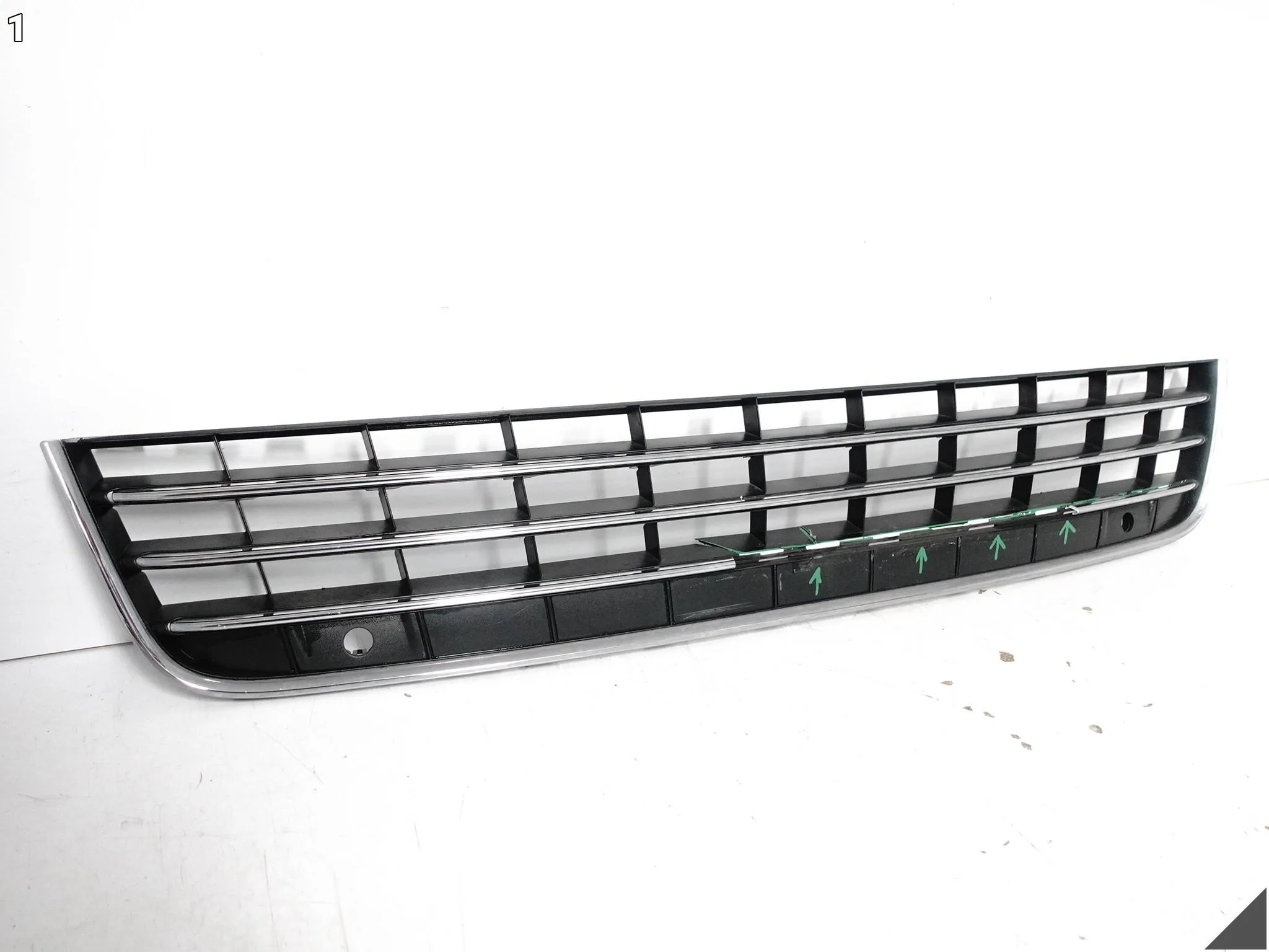 VW TOUAREG II 2 7P6 10-14 KRATKA ŚRODKOWA ATRAPA CHROM LISTWA ZDERZAK PRZÓD 70d933ac8cd66141796ec6678e3c6e7c