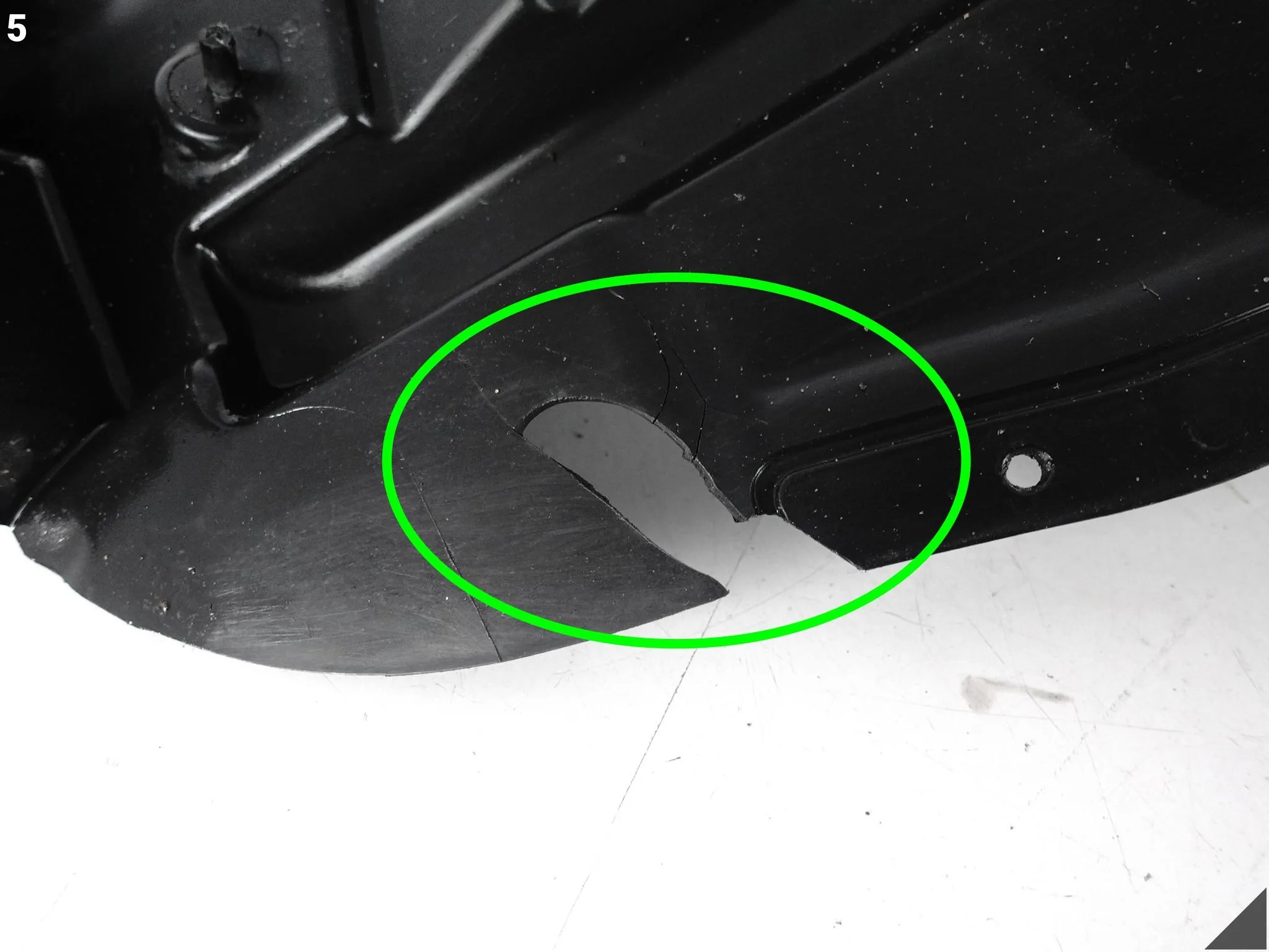 BMW 5 G60 G61 23- NADKOLE TYLNA CZĘŚĆ OSŁONA WNĘKI KOŁA PRAWE PRZÓD 7fa5386e5c8f35a3da4539ef10e31df4