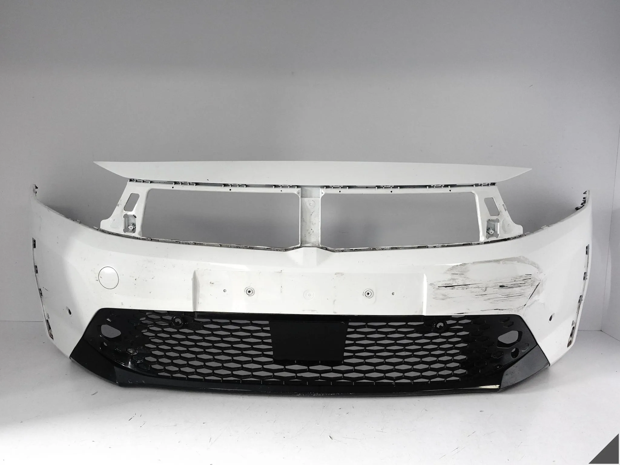 OPEL CORSA F VI 6 LIFT 23- ZDERZAK BUMPER KRATKA WLOT PRZÓD (6xPDC) 4e14d171015ec72644ef08de25ef25da