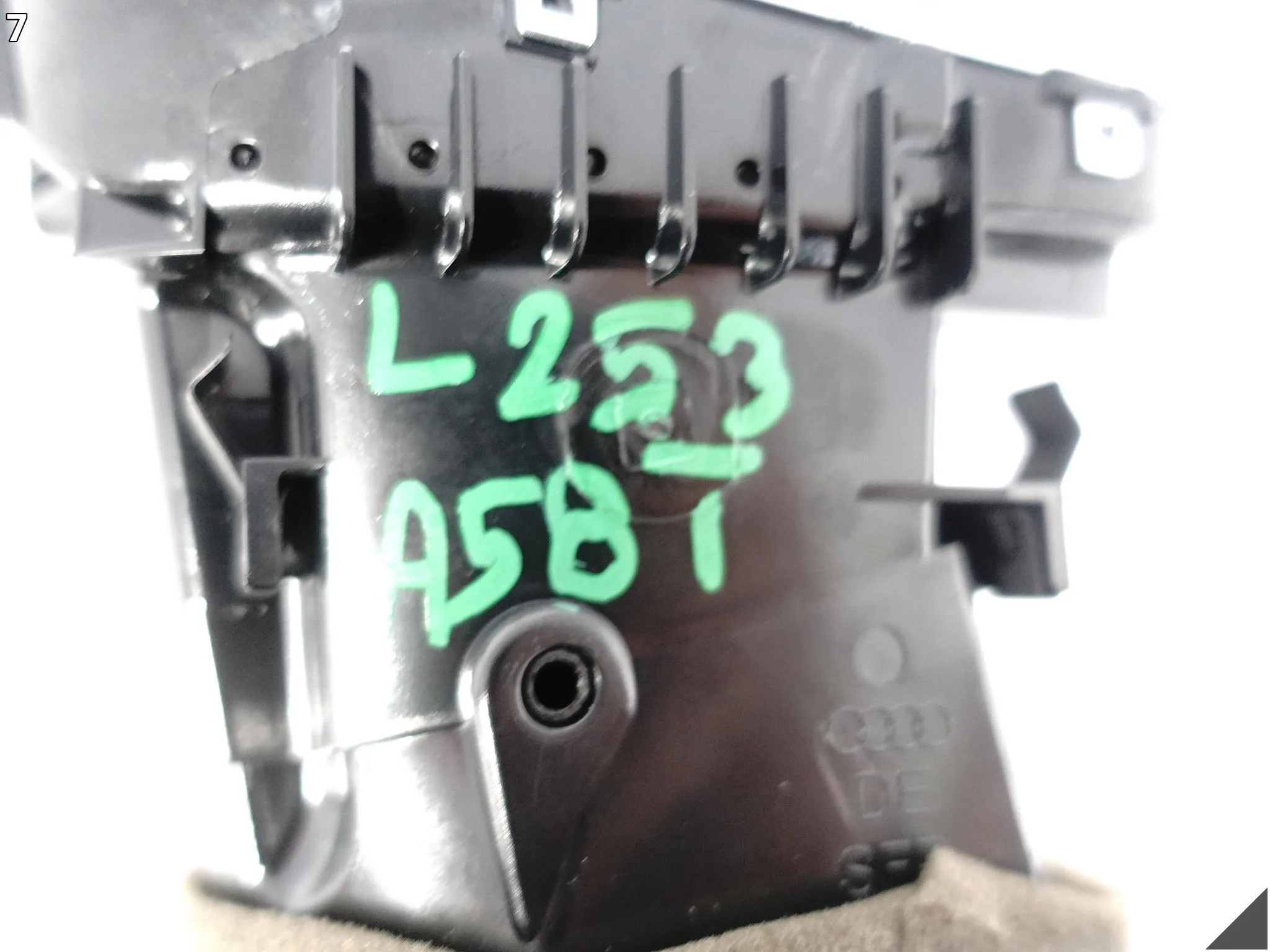 AUDI A5 S5 8T0 A4 8K0 B8 LIFT 11-16 KRATKA NAWIEWU DESKA KOKPIT PRAWA PRZÓD 1af77ddc6e6d9c5f7fb19e924396e938