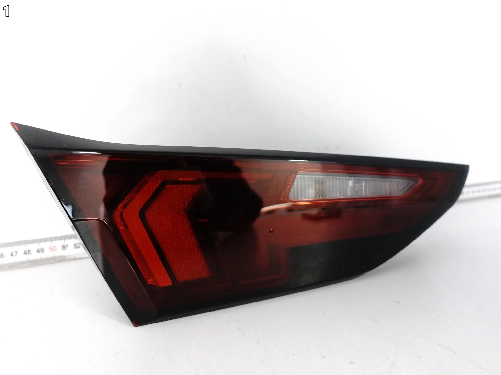 BMW 1 F70 24- LAMPA LED HIGH M SHADOW LINE LEWA W KLAPĘ TYŁ EUROPA edb44eca1cb8c0eac9106a2d0c91183c