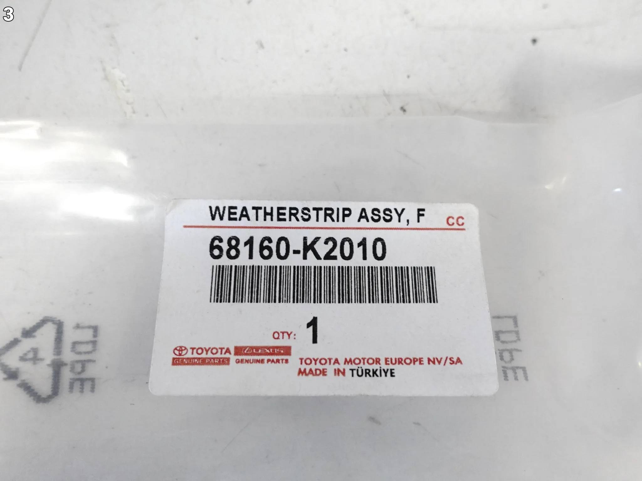TOYOTA YARIS IV 4 CROSS 20- LISTWA ZGARNIAJĄCA SZYBY DRZWI PRAWA PRZÓD 6e427a6863434bd090ced36399838e6b